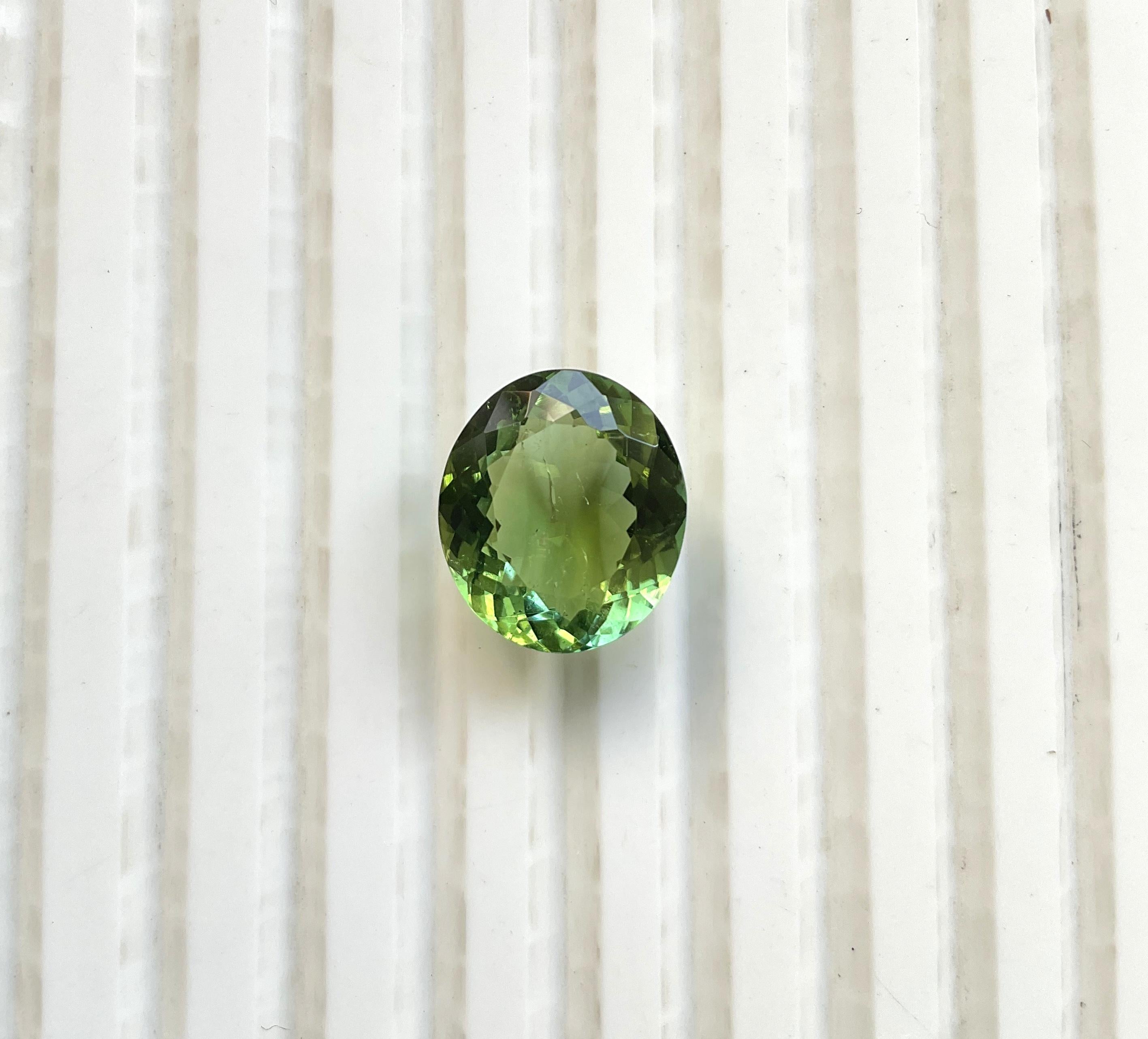 6.84 Carats Green Tourmaline Oval Faceted Cut stone For Jewelry Natural Gemstone For Sale 1