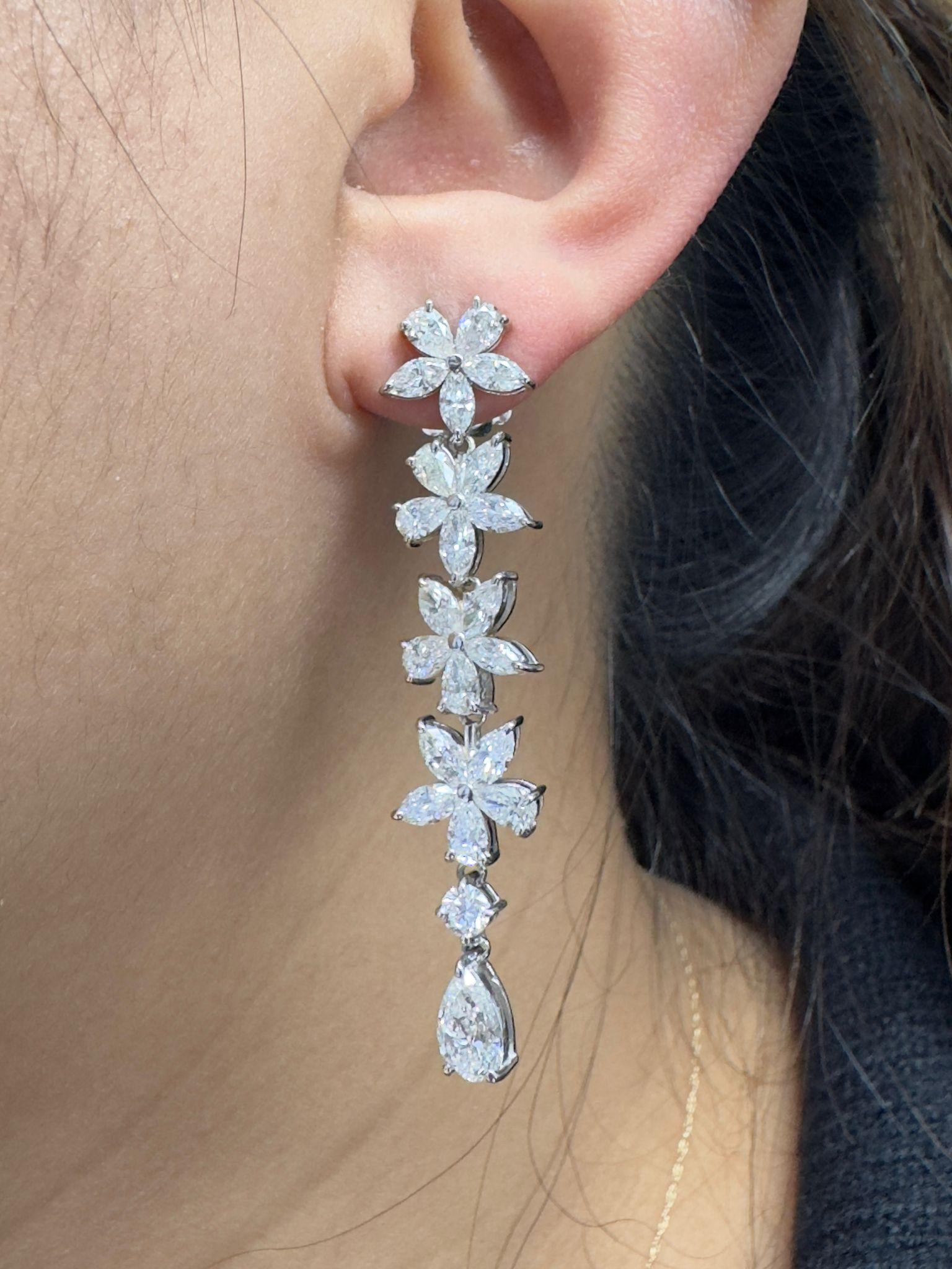da uomo o donna Orecchini pendenti in oro bianco 18K con pera, marquise e diamanti rotondi da 6,84 carati in vendita