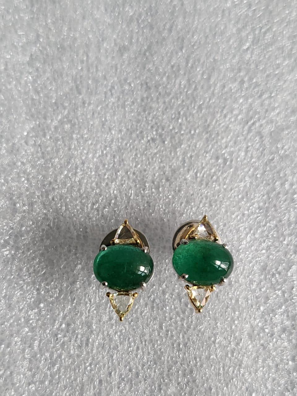Modern 68.47 Carats Natural Zambian Emerald & Diamonds Choker Necklace & Earrings Set For Sale