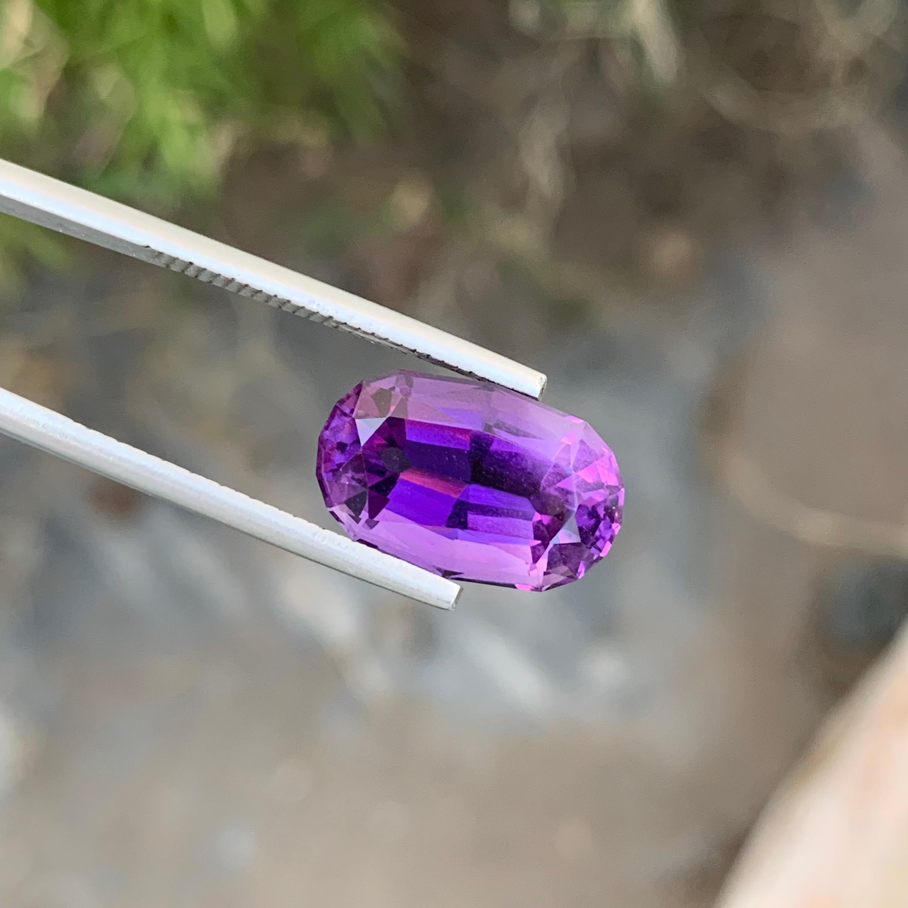 6,85 Karat natürlicher loser Amethyst in ovaler Form aus brasilianischem Minenschliff im Angebot 1