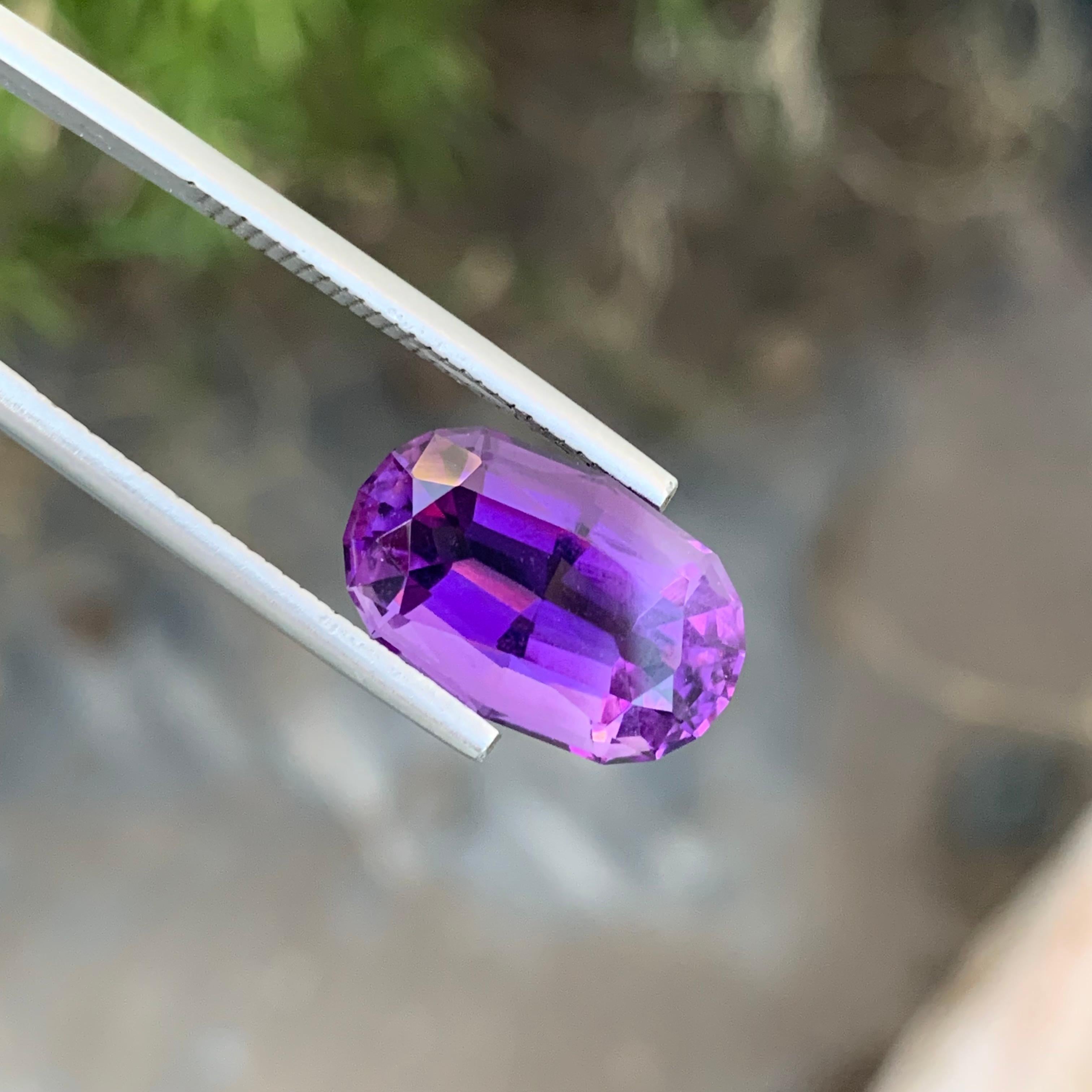 6,85 Karat natürlicher loser Amethyst in ovaler Form aus brasilianischem Minenschliff im Angebot 2