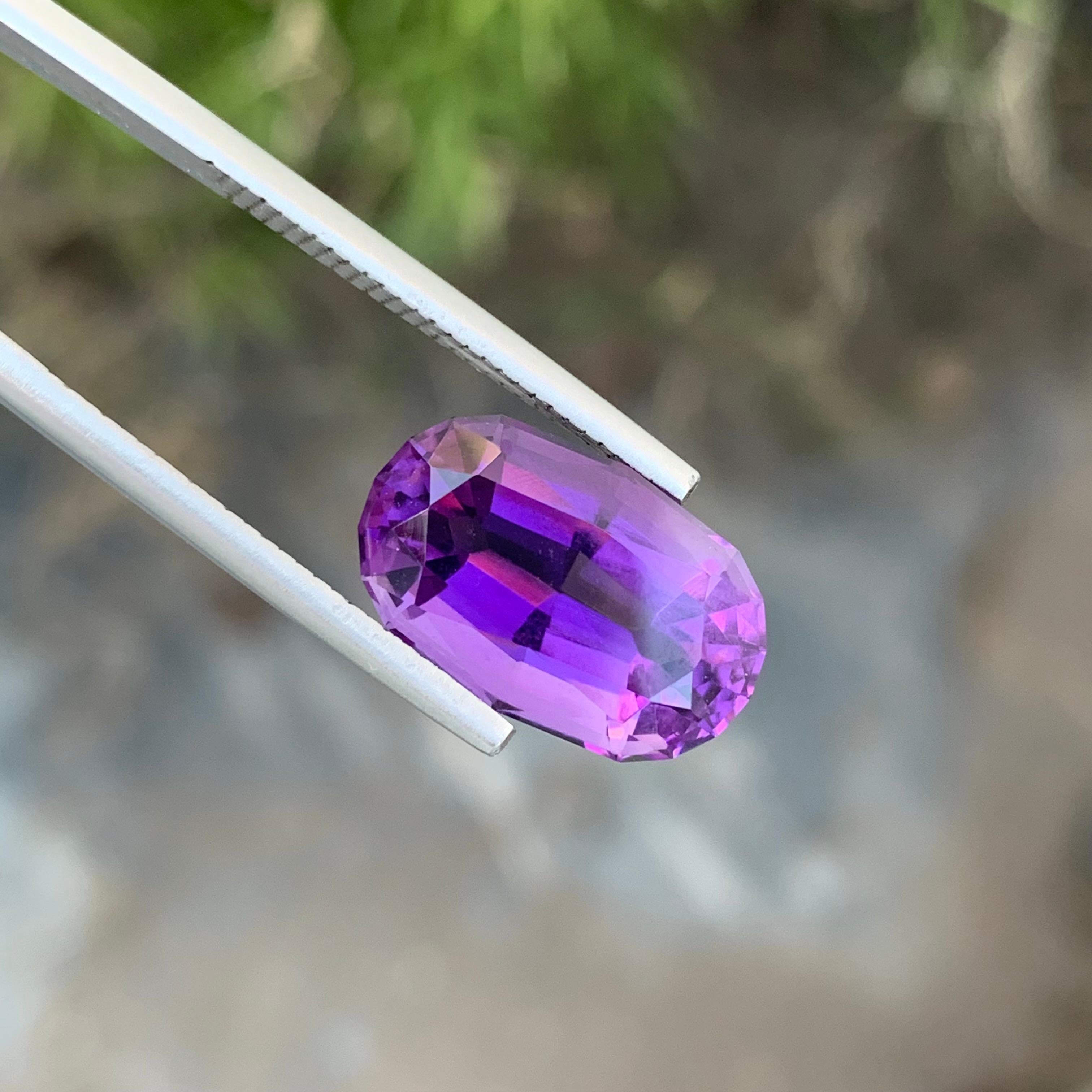 6,85 Karat natürlicher loser Amethyst in ovaler Form aus brasilianischem Minenschliff im Angebot 3