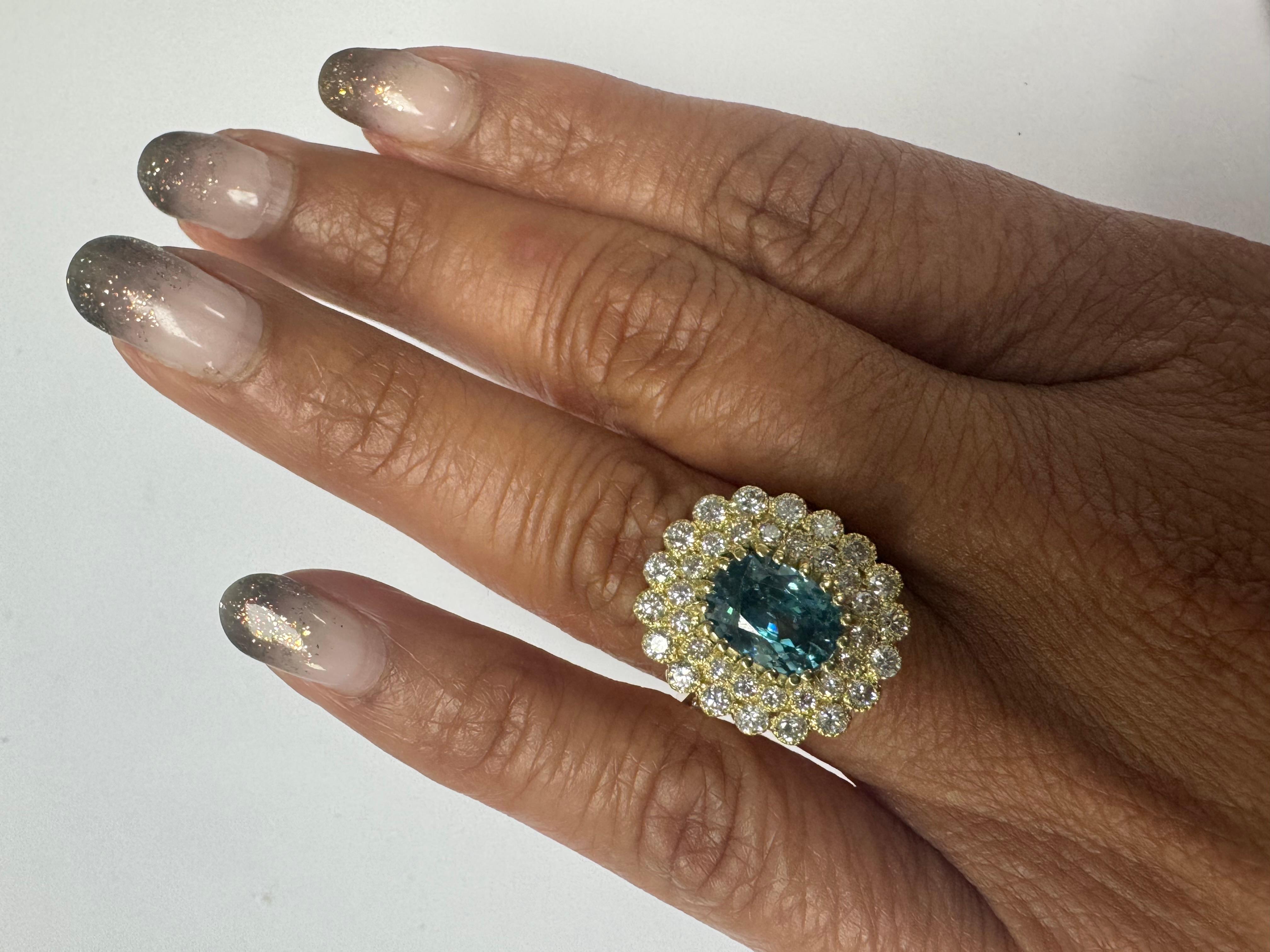 Anillo de cóctel de oro amarillo de 18 quilates con diamantes y circonitas azules de 6,86 quilates en venta 7