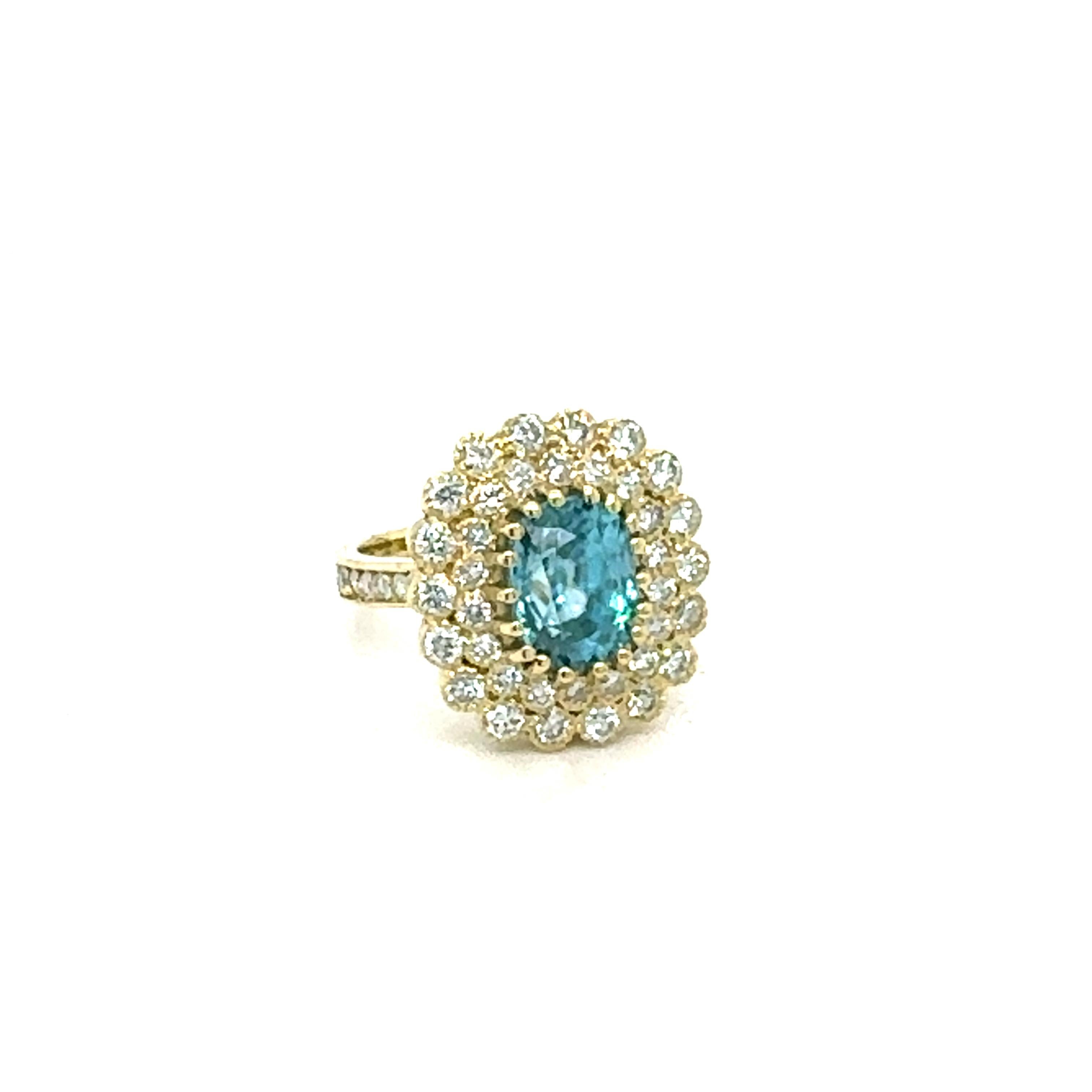 Anillo de cóctel de oro amarillo de 18 quilates con diamantes y circonitas azules de 6,86 quilates en Nuevo estado para la venta en Los Angeles, CA