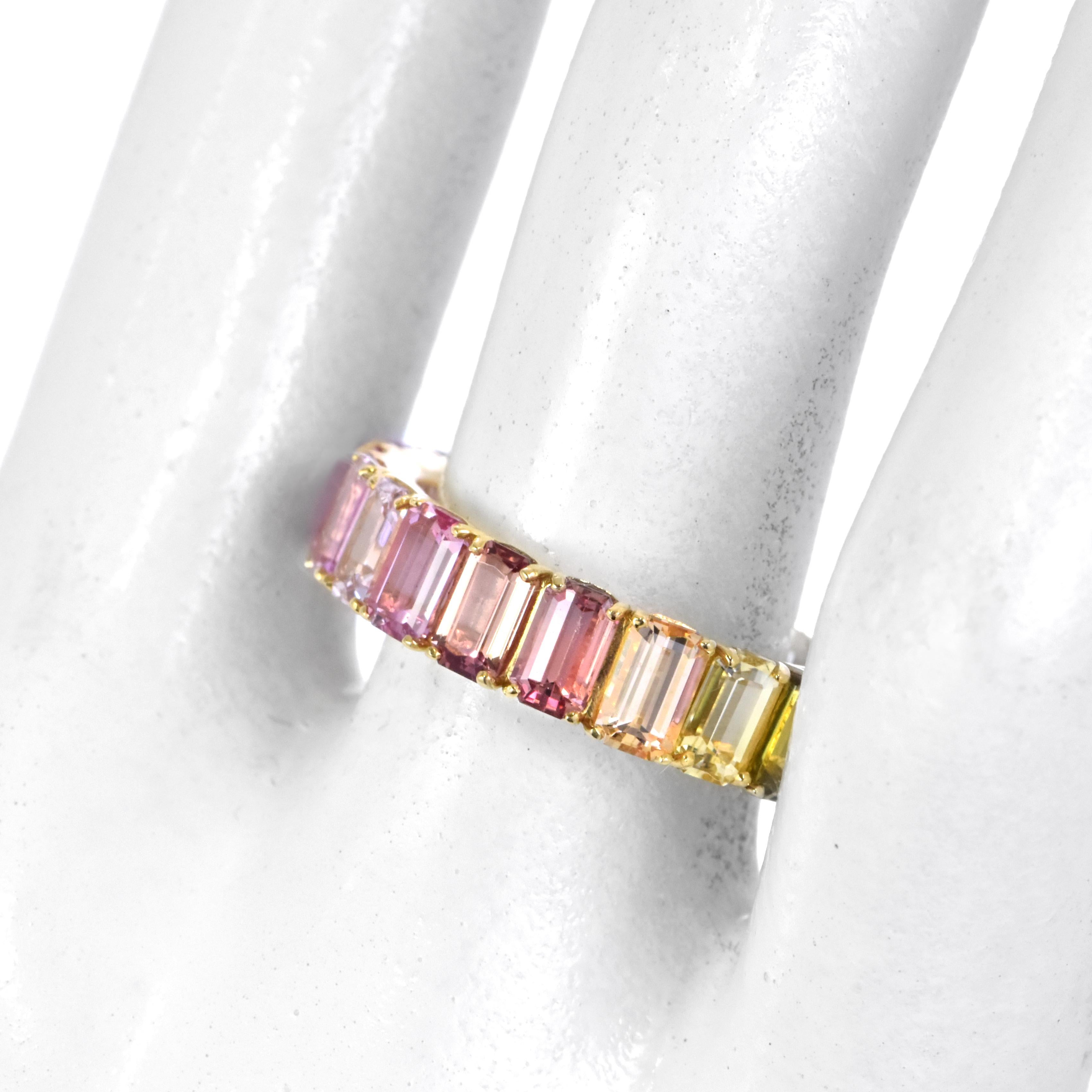 Moderno 6.86 Carats Unheated Multi-Color Sapphires Full Eternity Ring Made in 18K Gold in vendita