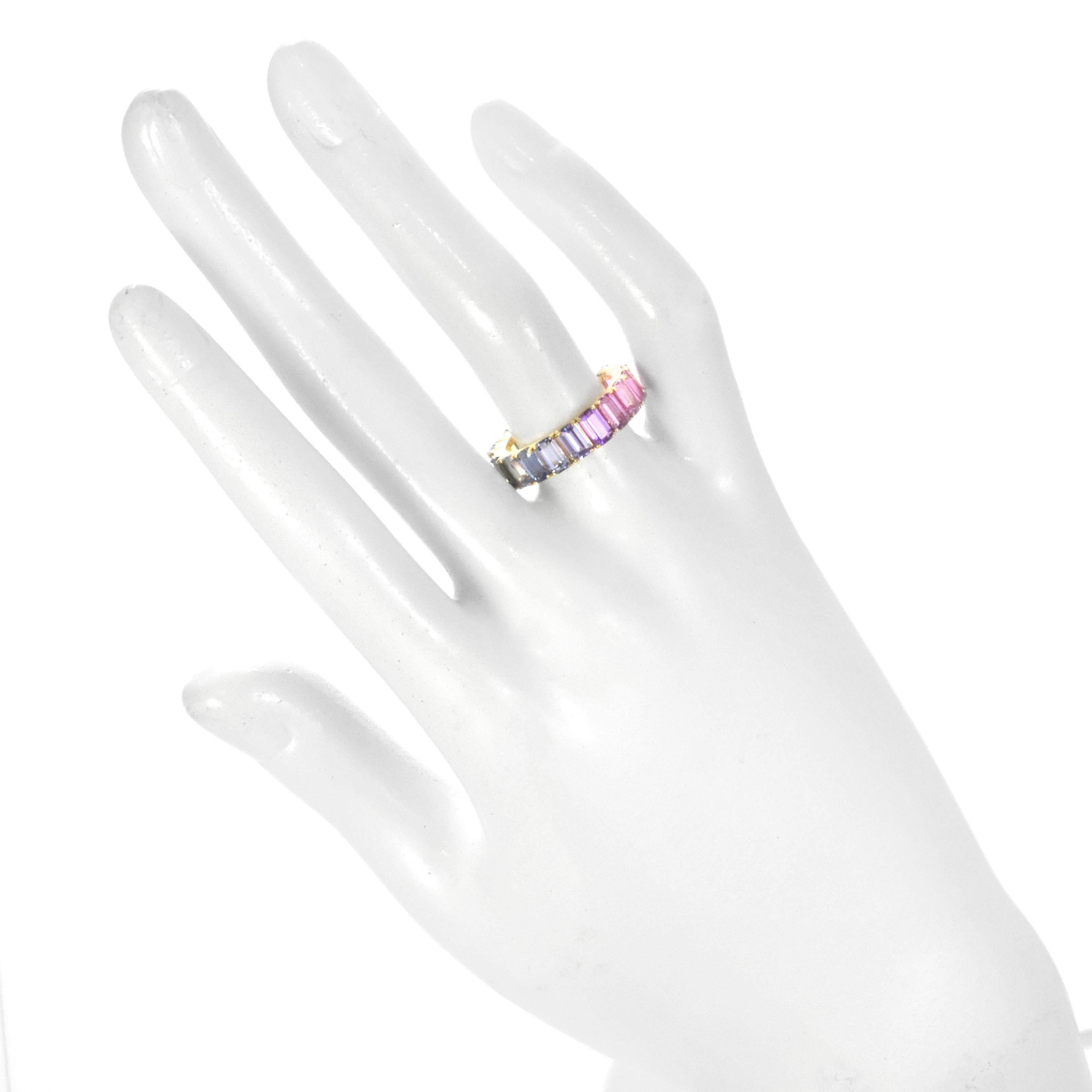 Ottagono 6.86 Carats Unheated Multi-Color Sapphires Full Eternity Ring Made in 18K Gold in vendita