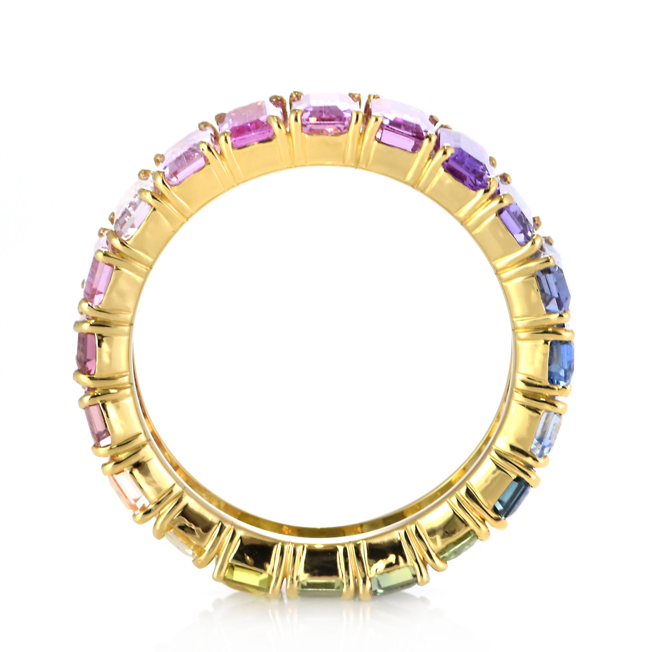 6.86 Carats Unheated Multi-Color Sapphires Full Eternity Ring Made in 18K Gold In condizioni Nuovo in vendita a Tokyo, JP