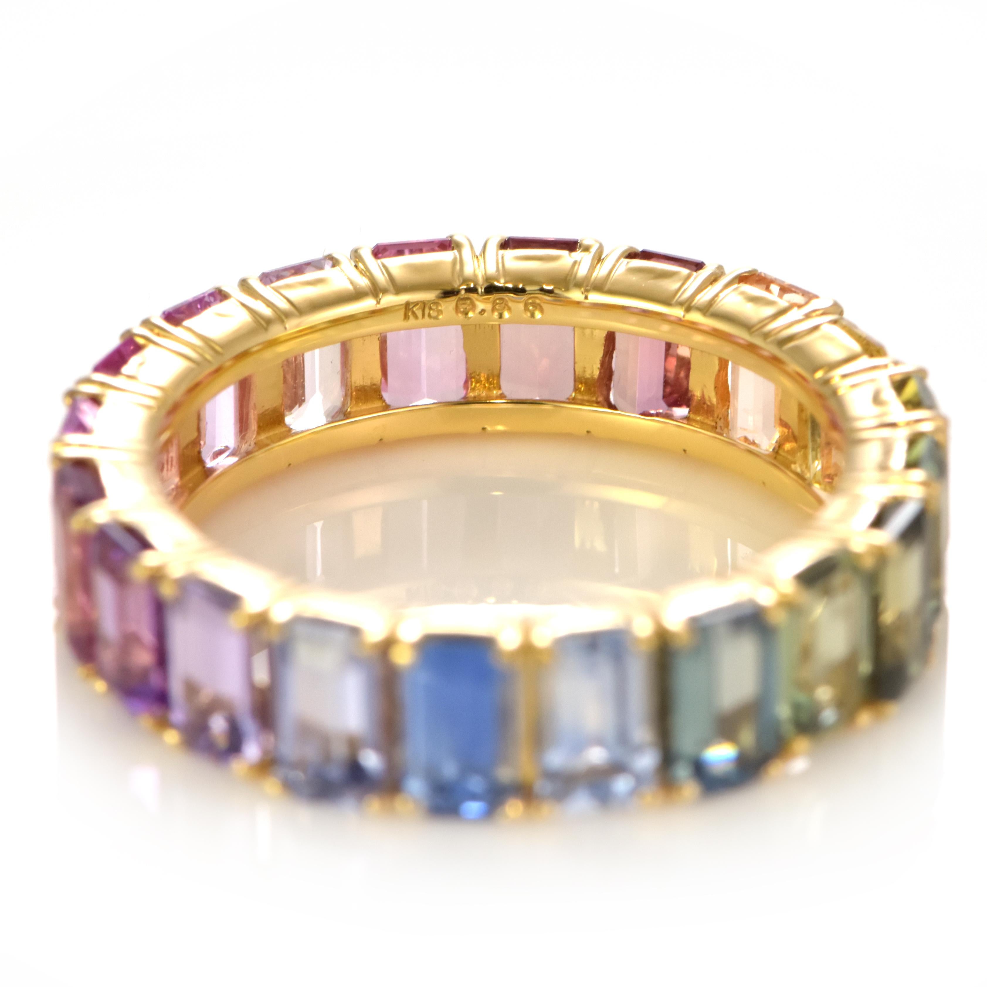 Donna 6.86 Carats Unheated Multi-Color Sapphires Full Eternity Ring Made in 18K Gold in vendita