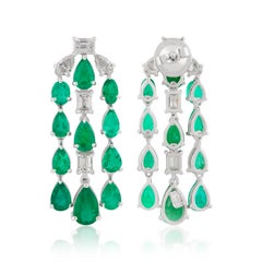 Boucles d'oreilles lustre en or blanc 18 carats avec émeraudes de 6,88 carats et diamants de 1,95 carat