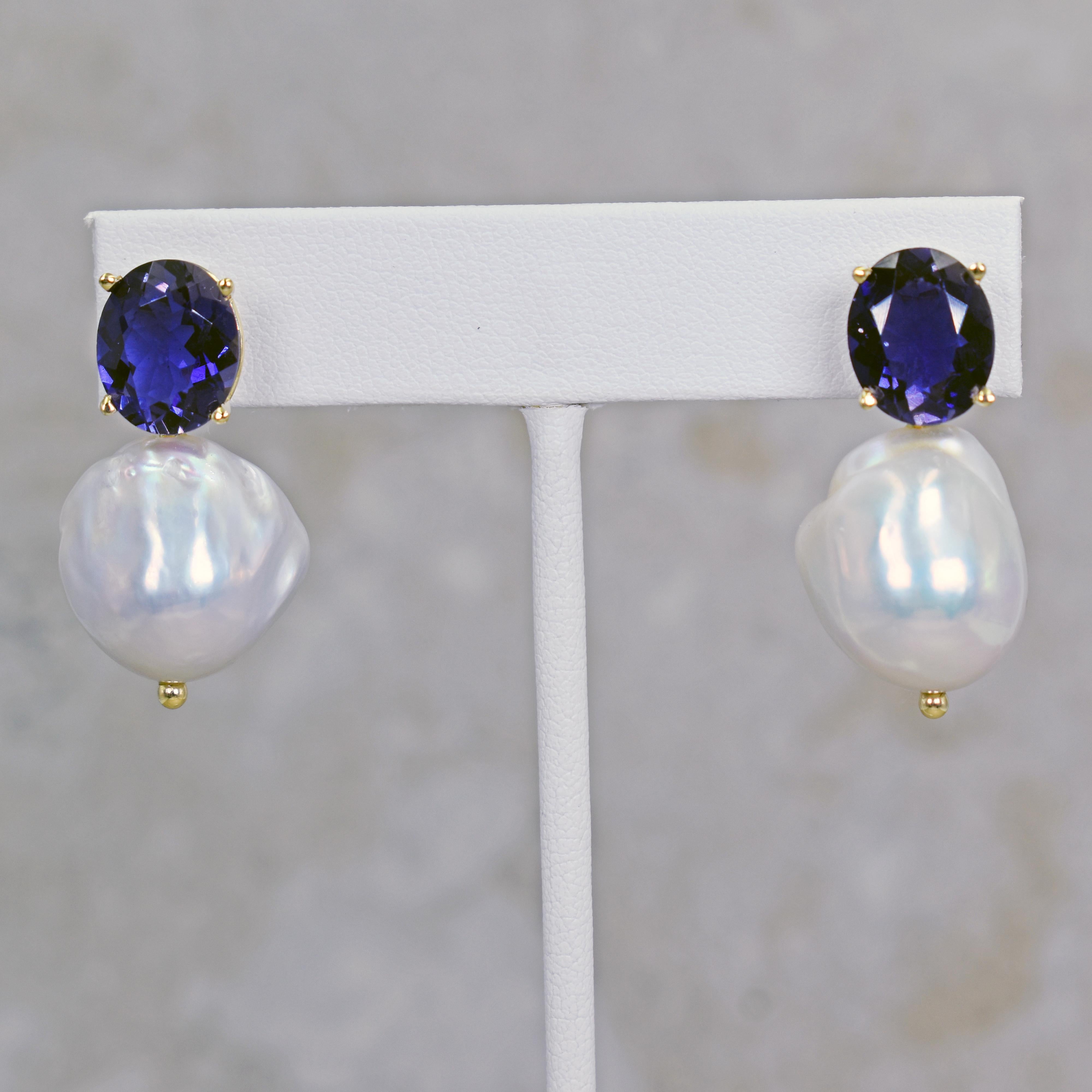 Contemporary 6.88 Carat Iolite and Baroque Freshwater Pearl 14 Karat Gold Drop Stud Earrings For Sale