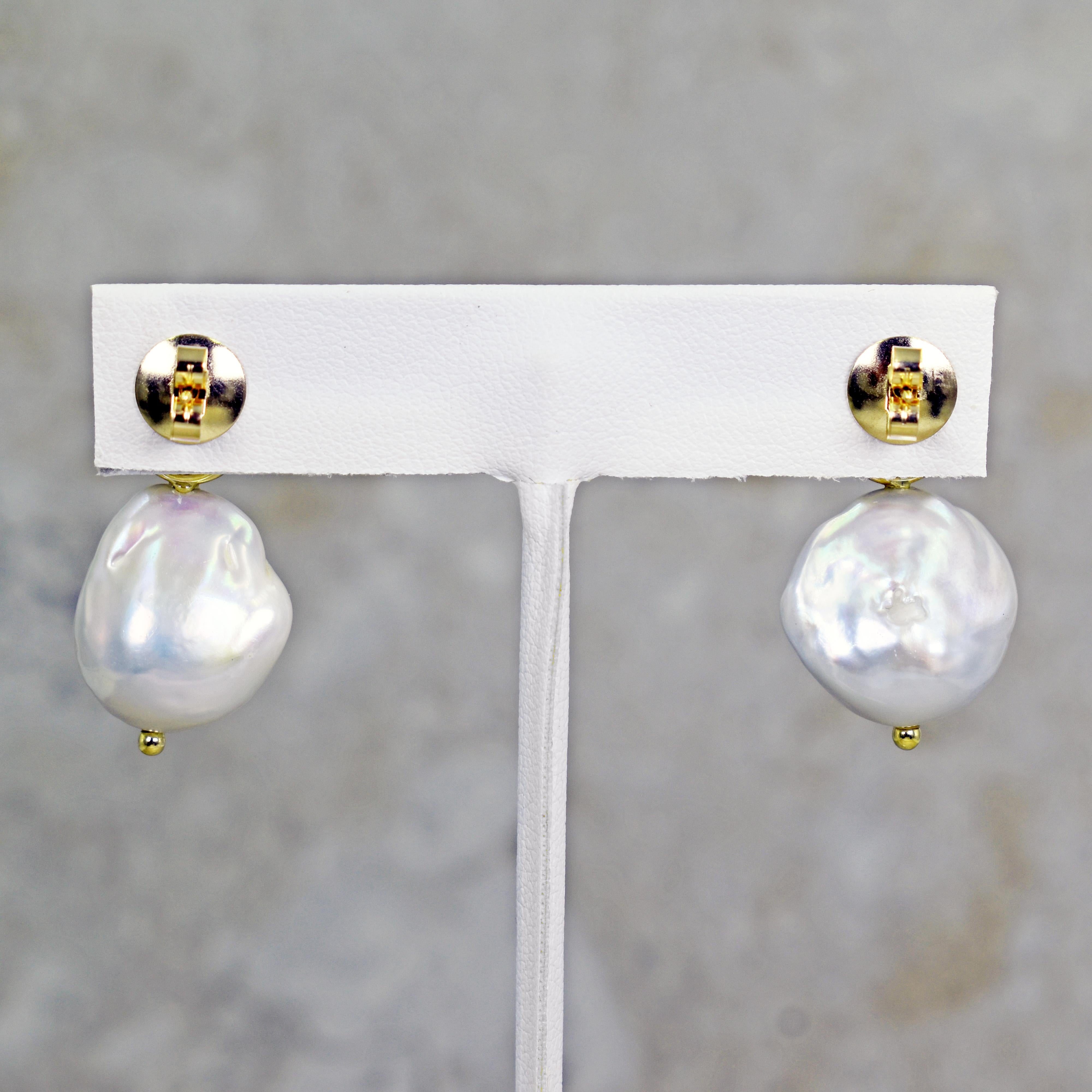 6.88 Carat Iolite and Baroque Freshwater Pearl 14 Karat Gold Drop Stud Earrings In New Condition In Naples, FL