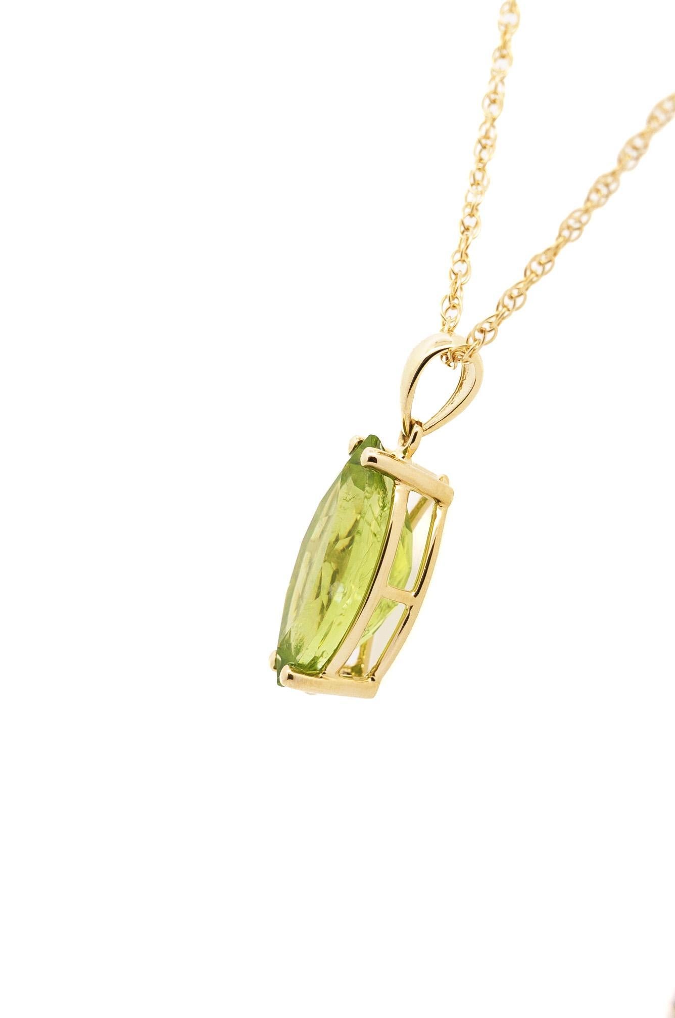 6.88 Carat Peridot Pendant Necklace in 14K Yellow Gold Rope Chain In New Condition For Sale In Miami, FL