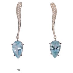 6.88 Karats Pear Shape Aquamarine 0.50 Karats Diamonds Elegant Design Earrings