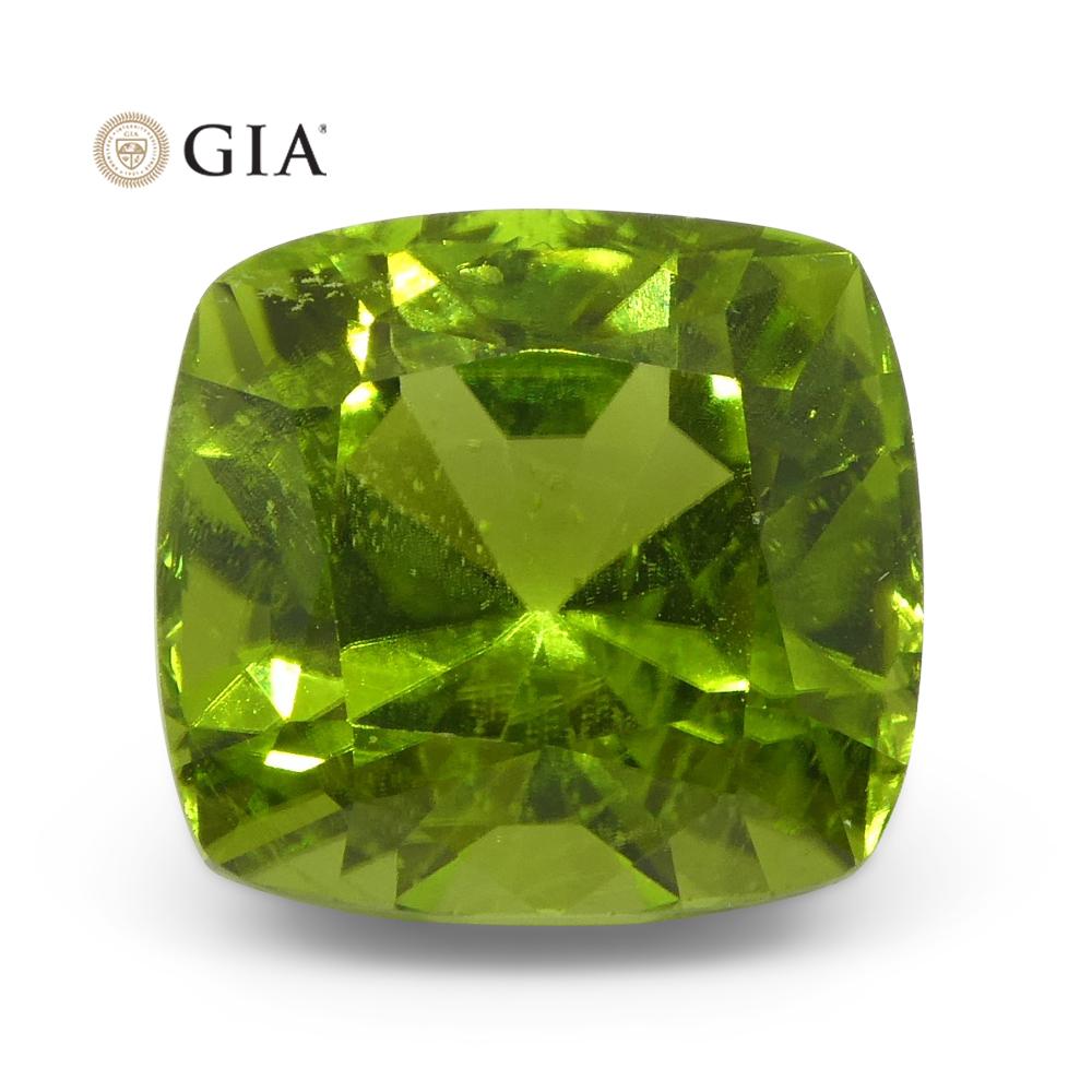 6.88ct Cushion Yellowish Green Peridot GIA Certified In New Condition For Sale In Toronto, Ontario