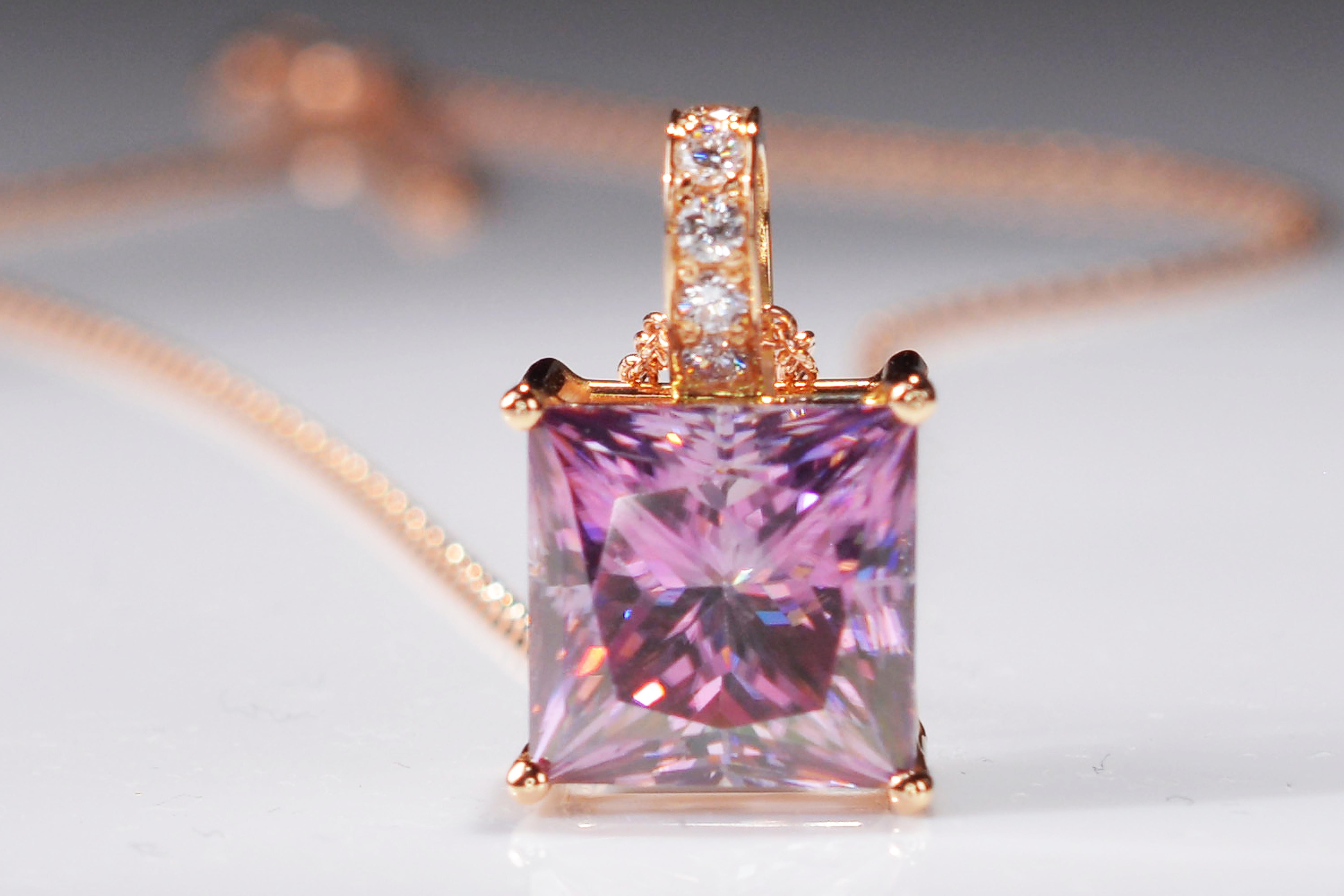 Contemporary 6.89 Carat Fancy Pink Radiant Cut Moissanite Diamond 18 Karat Rose Gold Necklace For Sale