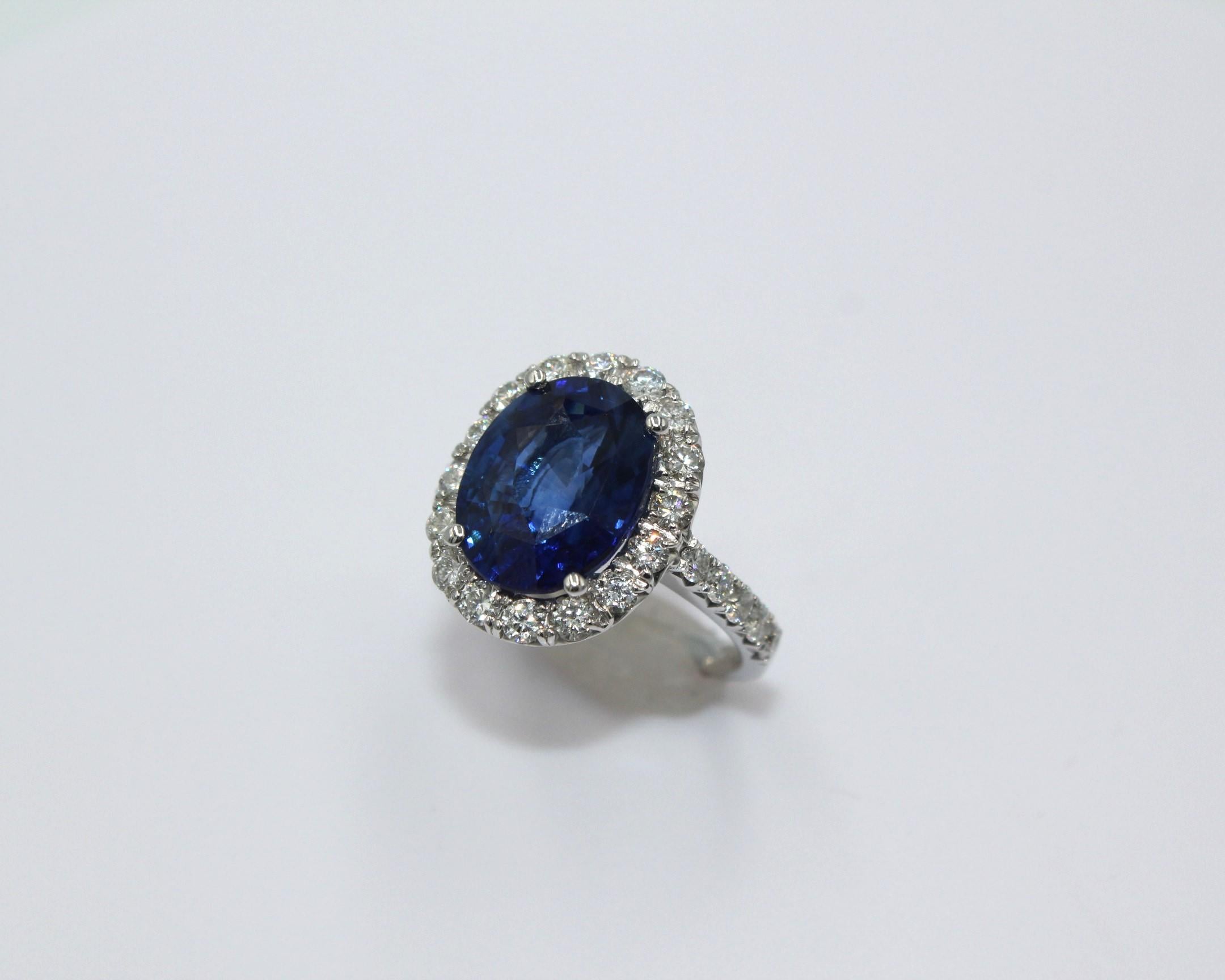 6.89 Carat Sapphire & Diamond Ring For Sale 1