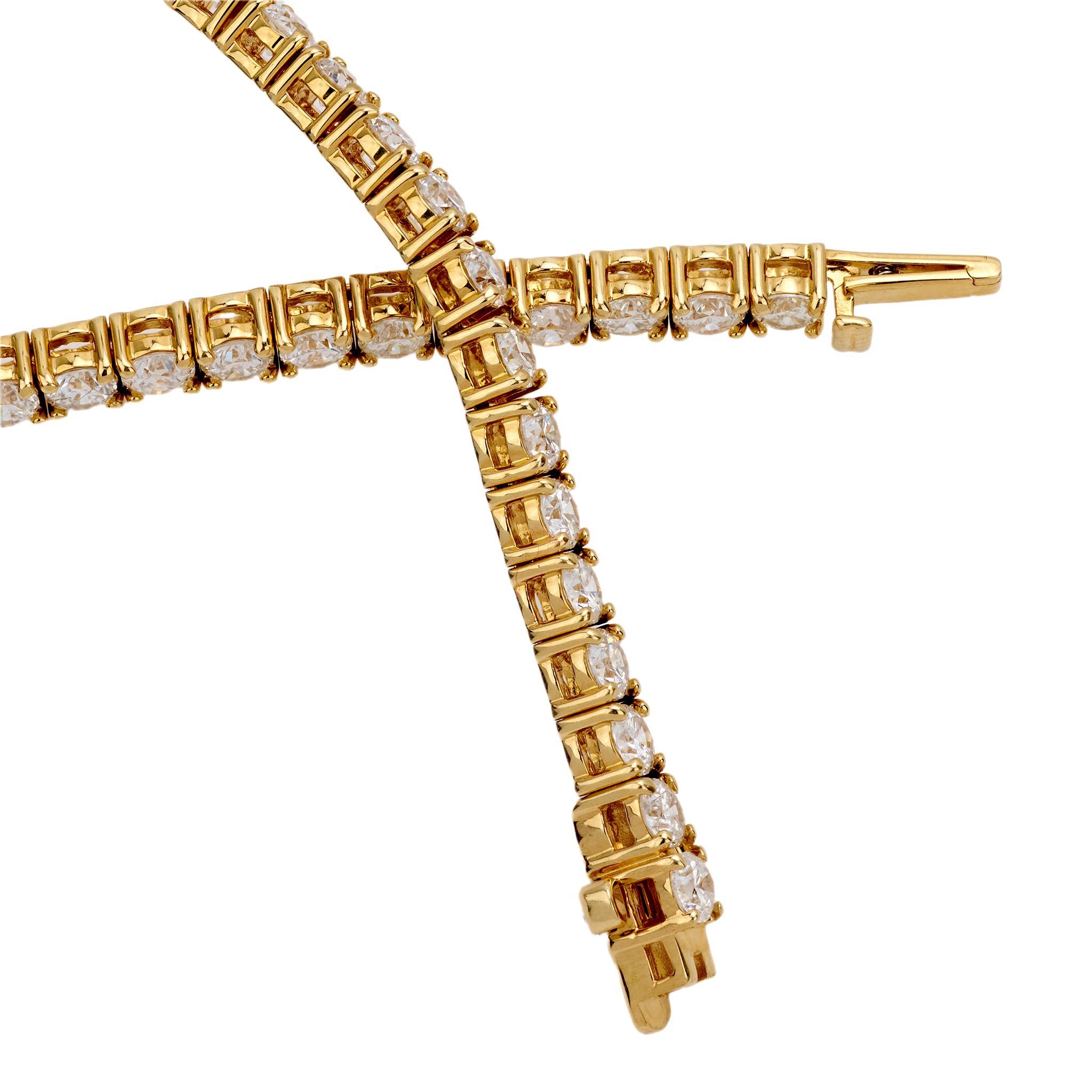 Contemporain Bracelet tennis en or jaune 14 carats avec diamants d'un poids total de 6,89 carats en vente
