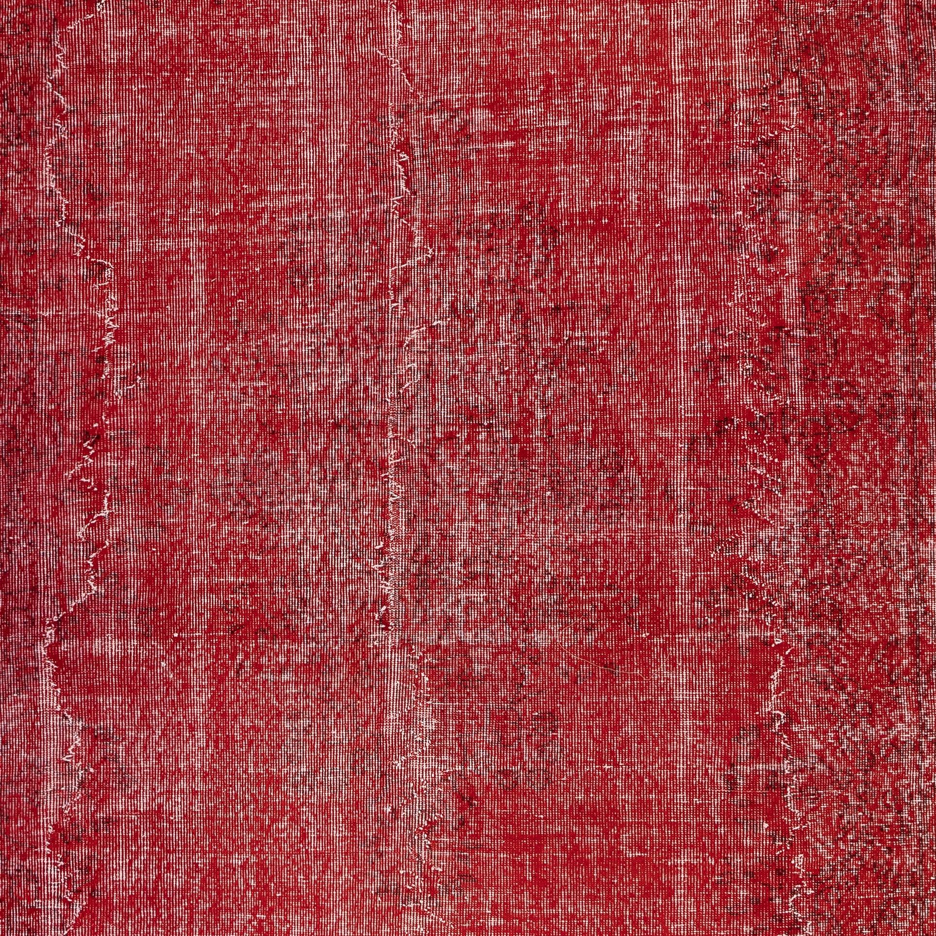 6.8x10 Ft Handgefertigter Türkischer Teppich. Überfärbter roter Vintage-Teppich für modernes Zuhause (Handgeknüpft) im Angebot