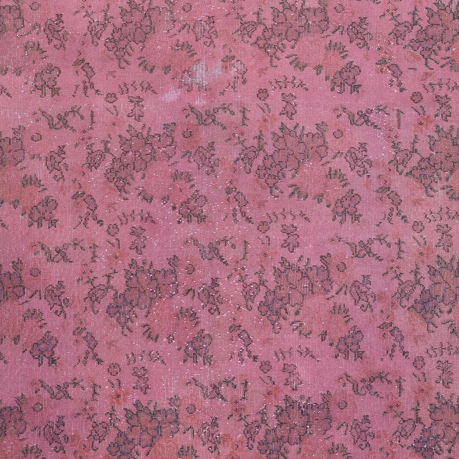 Mid-20th Century 6.8x10 Ft Modern Handmade Turkish Rug with Floral Design and Pink Solid Border For Sale