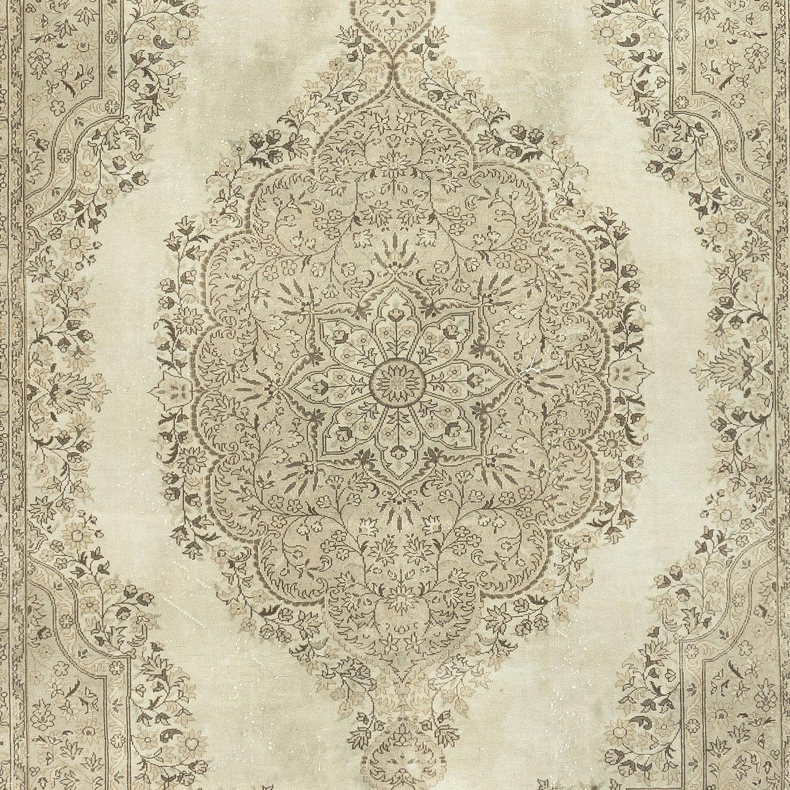 6,8x10 Ft Einzigartiger türkischer Vintage-Teppich in Beige. Handgefertigter, sonnenverblasster Teppich (Handgeknüpft) im Angebot