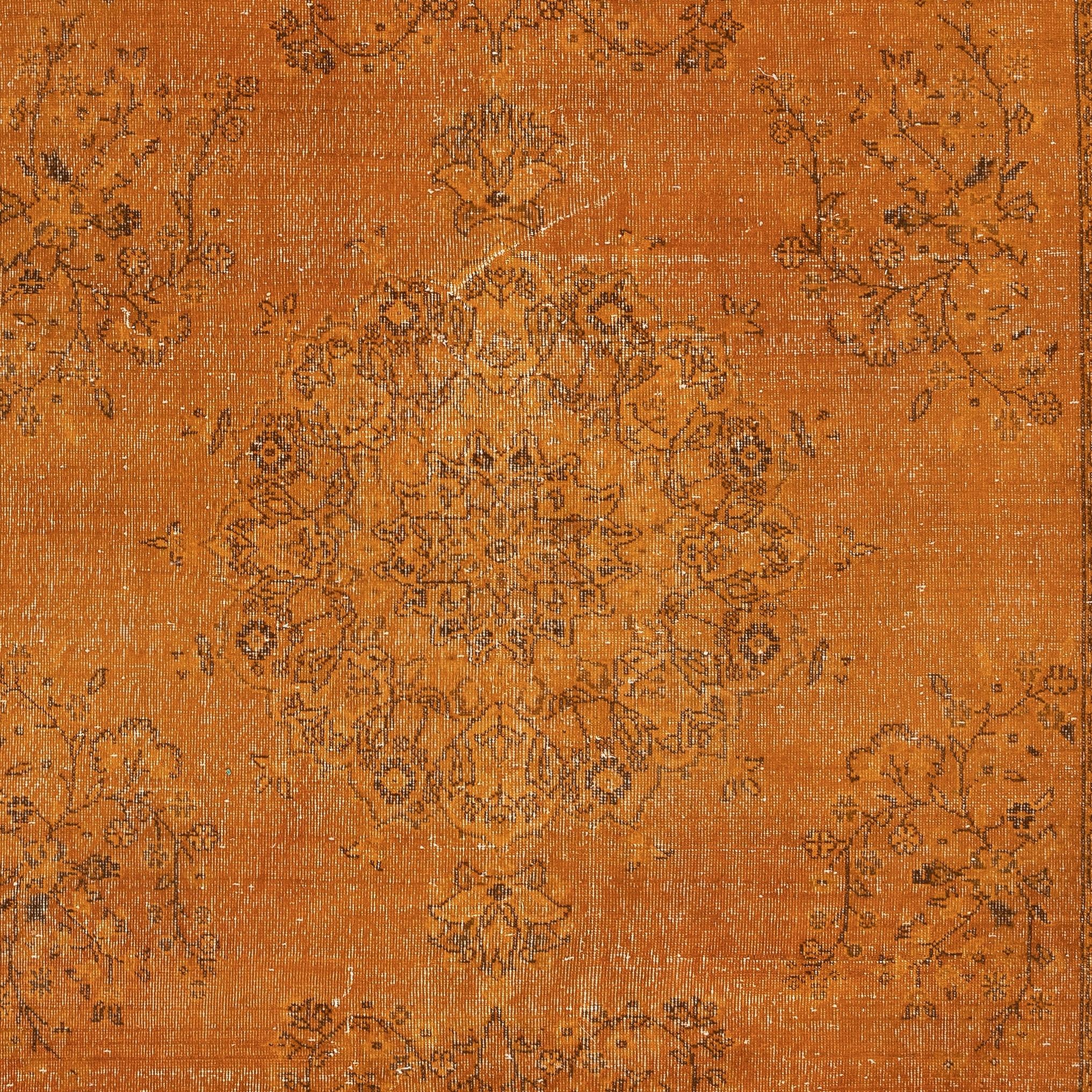 Turco Tappeto turco vintage fatto a mano con sovratintura arancione per ambienti moderni in vendita