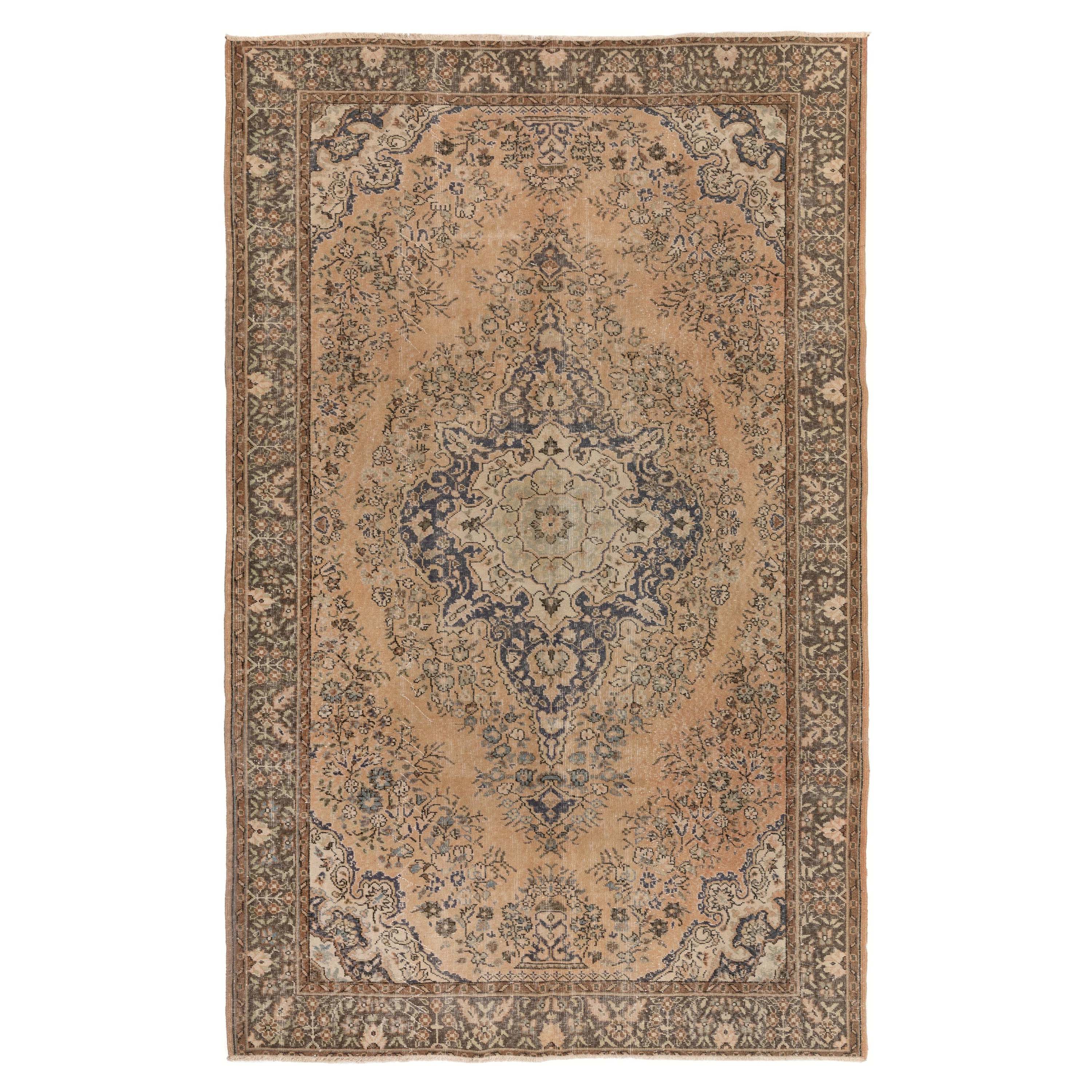 Tappeto in lana vintage 6.8x10.2 Ft, pesca sbiadita, albicocca, verde menta, verde e marrone in vendita