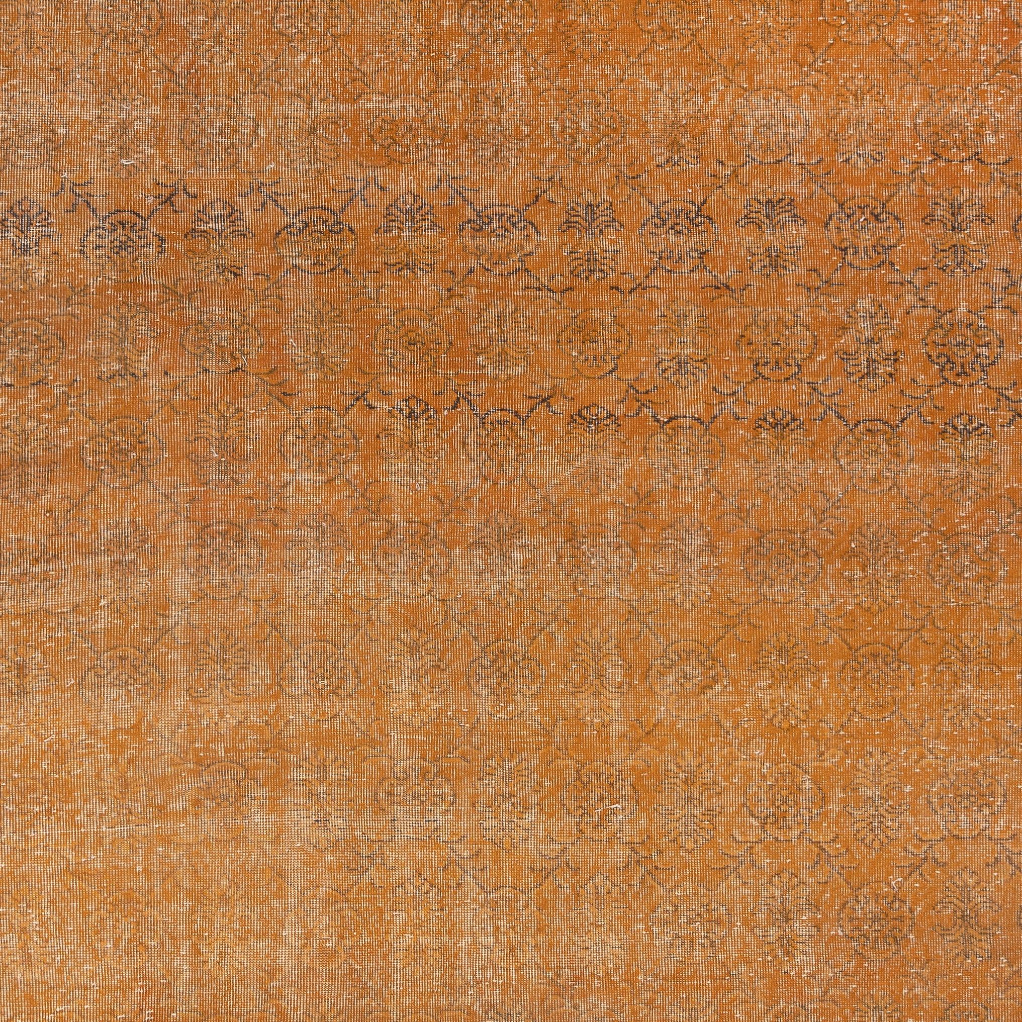 Alfombra Naranja Sobreteñida 6,8x10,3 Pies. Alfombra turca vintage hecha a mano para salón Turco en venta