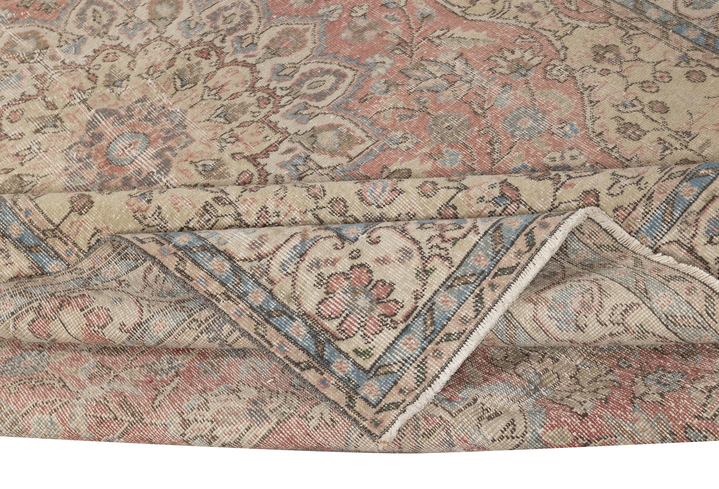 Rustique 6.8x10.4 Ft Tapis turc vintage. Tapis noué à la main avec design en médaillon en vente
