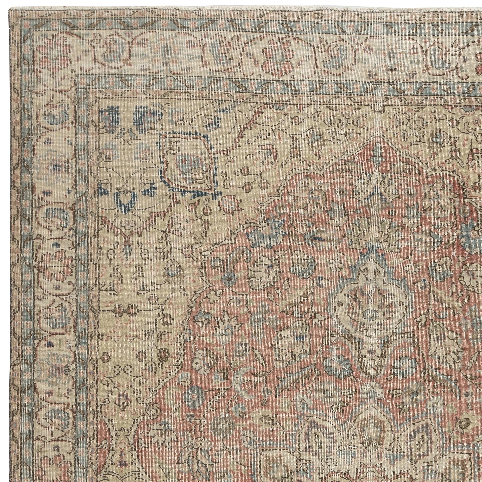 Noué à la main 6.8x10.4 Ft Tapis turc vintage. Tapis noué à la main avec design en médaillon en vente