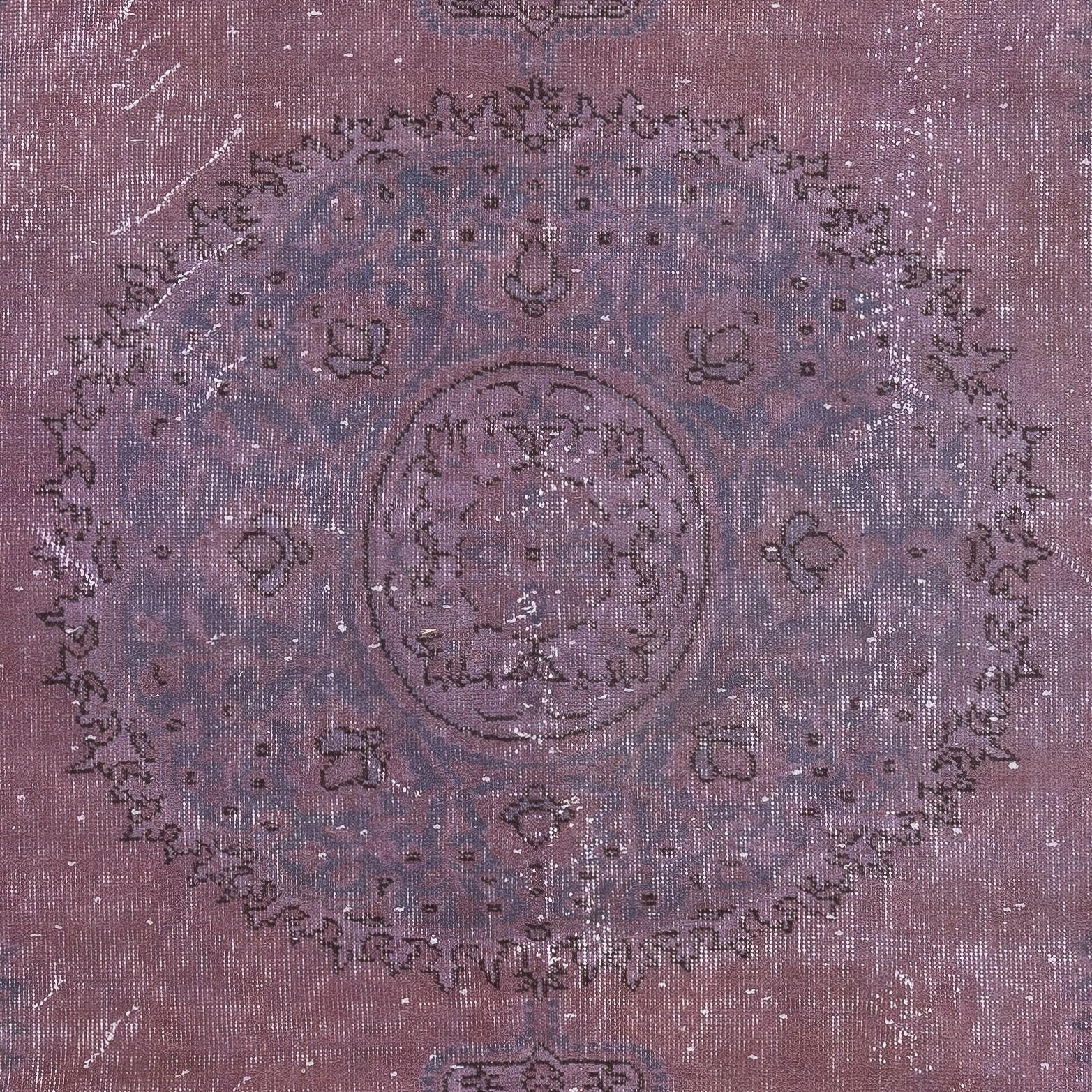 Noué à la main 6.8x10.4 Ft Modern Modern Area Rug redyed in Purple Color for modern interiors en vente
