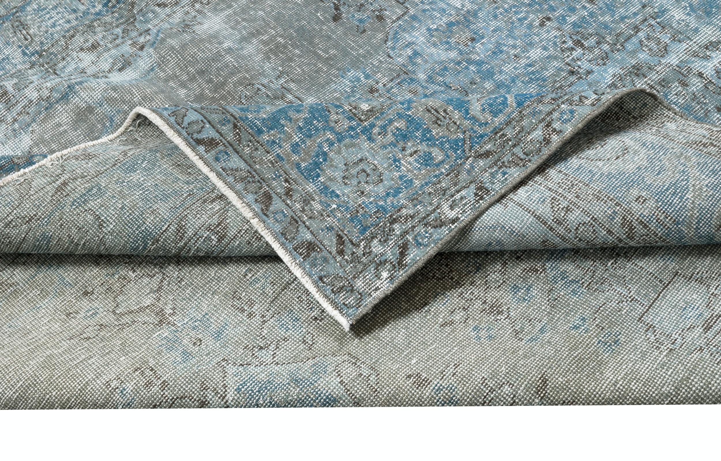 Modern 6.8x10.5 Ft Contemporary Wool Area Rug in Blue Color. Hand-Knotted in Turkey For Sale