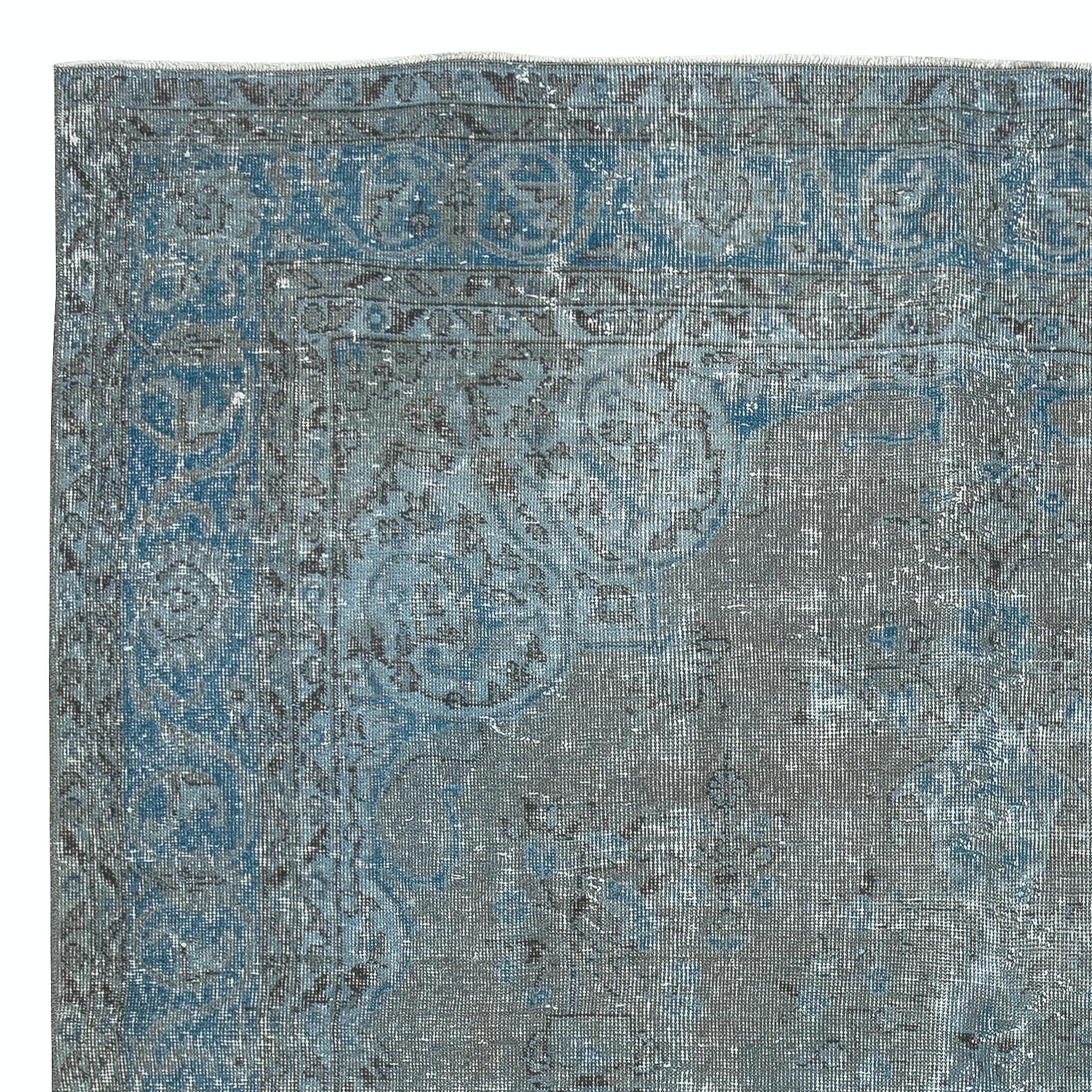 Turkish 6.8x10.5 Ft Contemporary Wool Area Rug in Blue Color. Hand-Knotted in Turkey For Sale