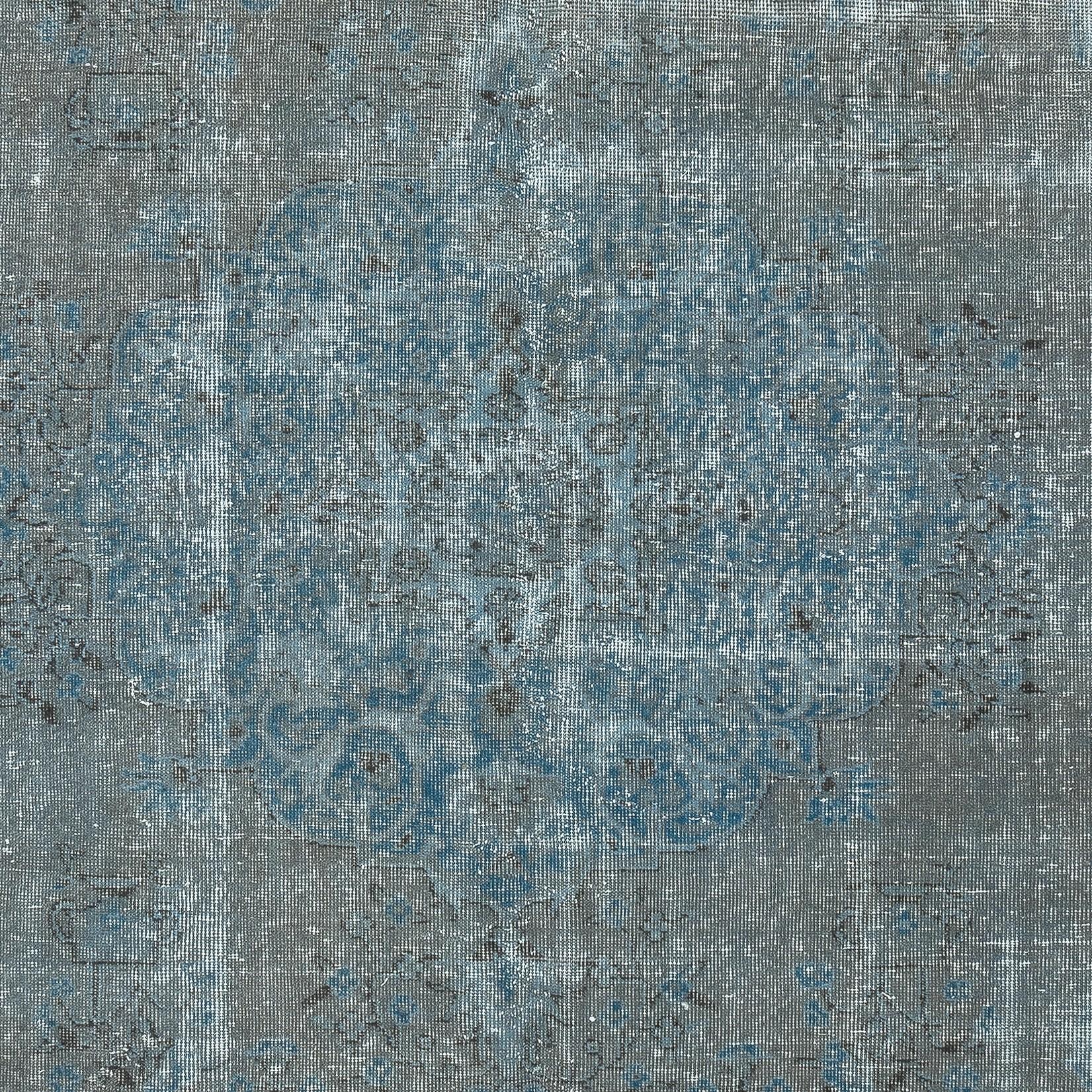 6.8x10.5 Ft Contemporary Wool Area Rug in Blue Color. Hand-Knotted in Turkey In Good Condition For Sale In Spring Valley, NY