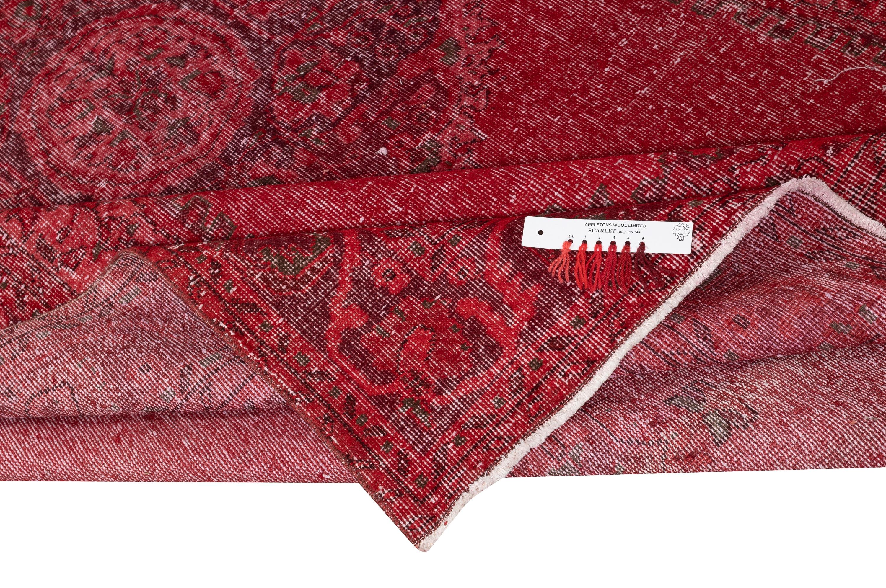 6.8x10.7 Ft Vintage Red Area Rug. Handgefertigter türkischer Teppich für A-Spaces (Moderne) im Angebot