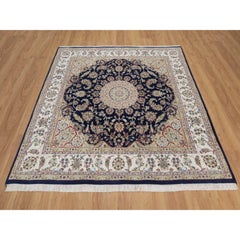 106 x 106 cm, mitternachtsblauer, handgeknüpfter Nain-Teppich aus weicher Wolle und Seide, 250 KPSI