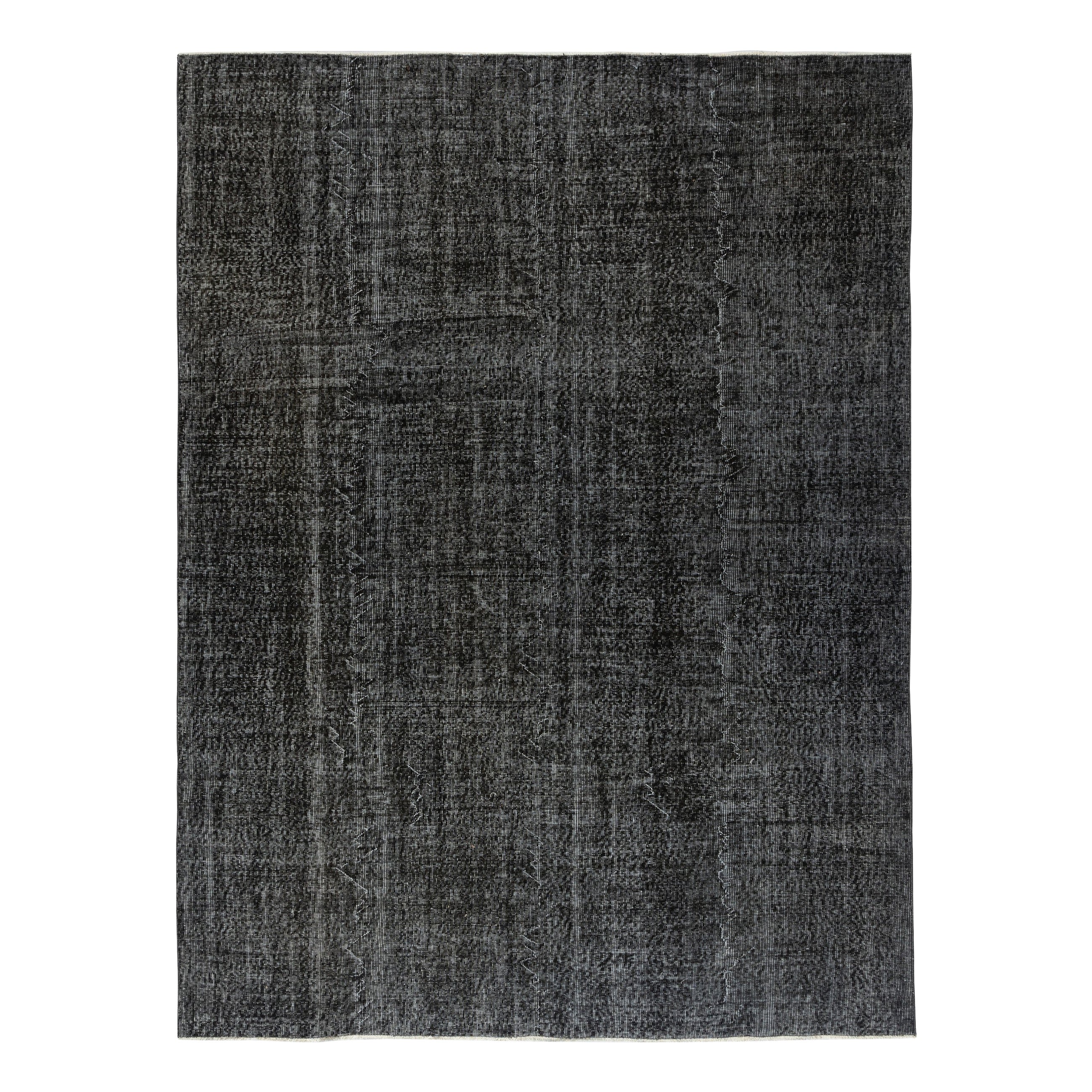 6.8x9 Ft Black Overdyed Handmade Rug. Vintage Turkish Area Rug für Wohnzimmer