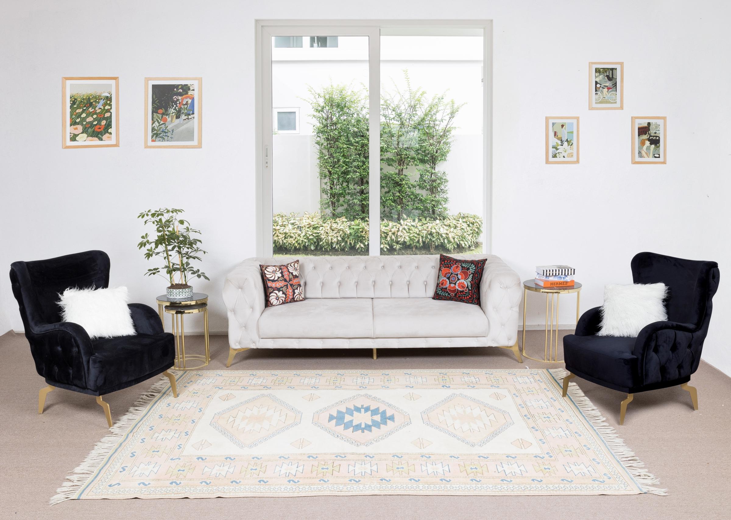 Ein handgeknüpfter zeitgenössischer türkischer Teppich.

Dieser moderne Teppich hat einen gleichmäßigen, mittelhohen Wollflor auf Wollbasis.

Es wird aus erstklassigen handgesponnenen Schafen und natürlichen Farbstoffen hergestellt, d.h. aus