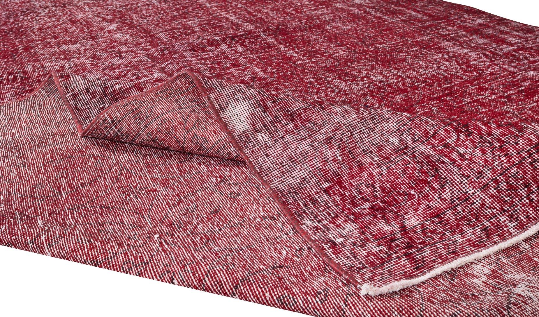 Hand-Knotted Hand Knotted Vintage Rug in Red 4 Modern Interiors, Turkish Carpet For Sale