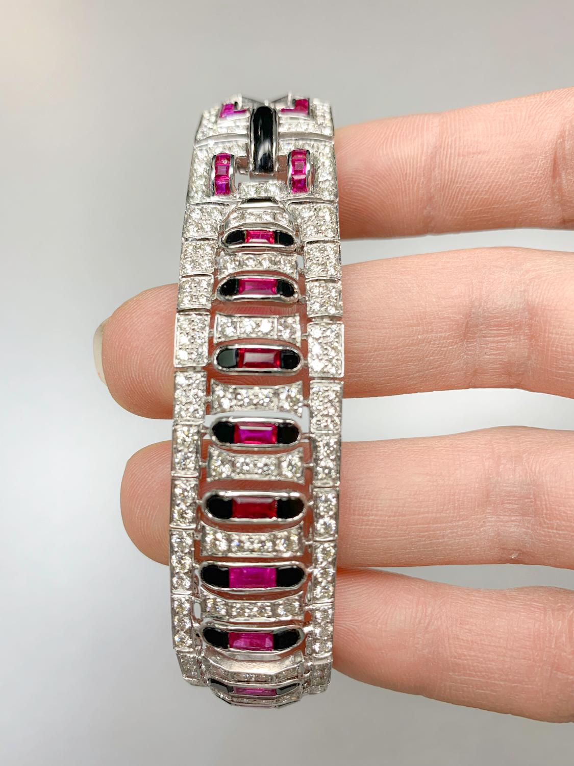 Brilliant Cut 6.9 Carat Diamond and Ruby Art Deco Bracelet