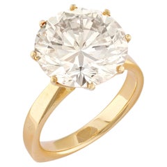 6.9 Carat Round Brilliant Statement Brilliant White  18K Gold Refined Grandeur