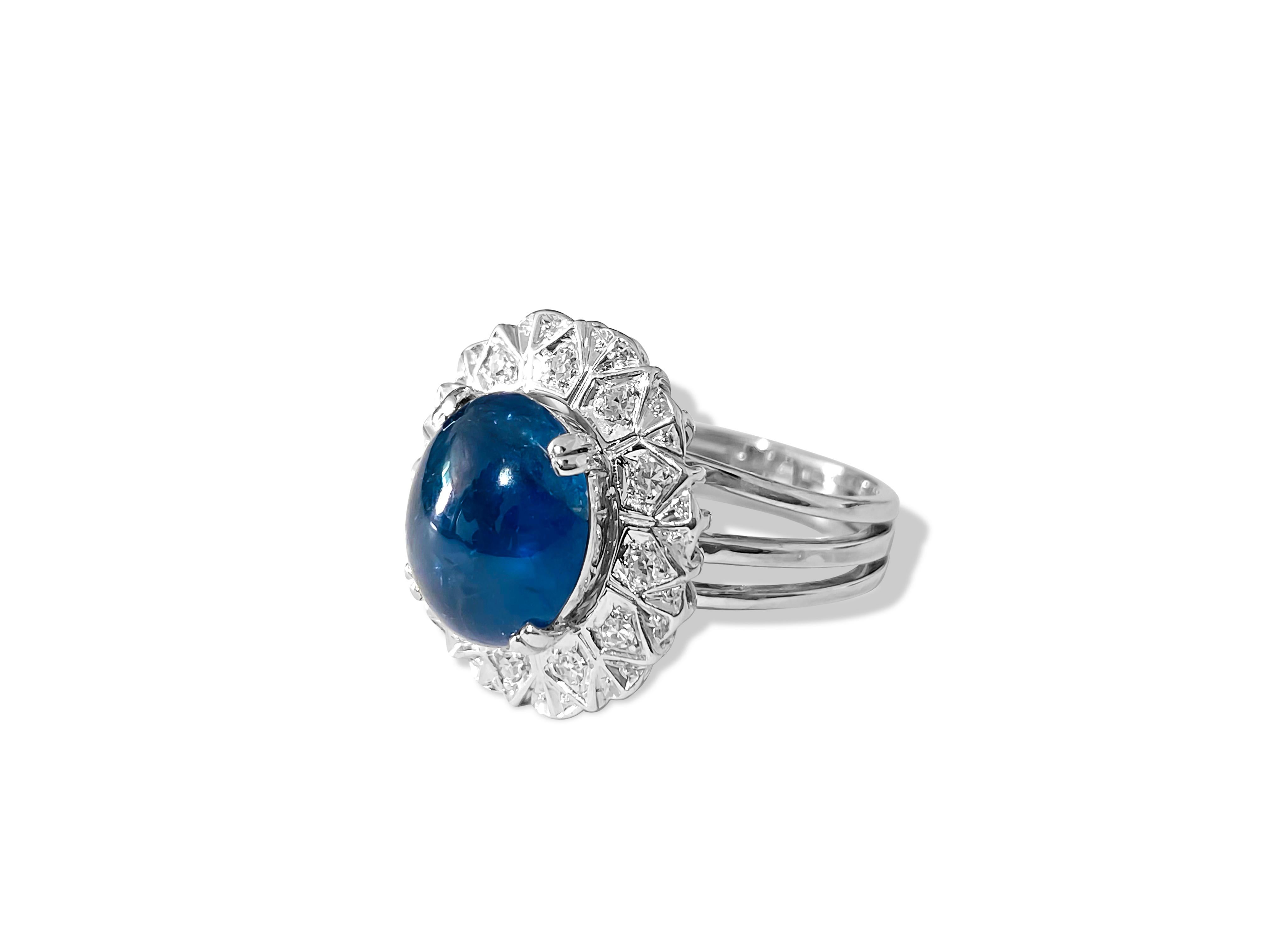 Cabochon 6.90 Carat Blue & Diamond Ring in 18K Gold. VINTAGE For Sale