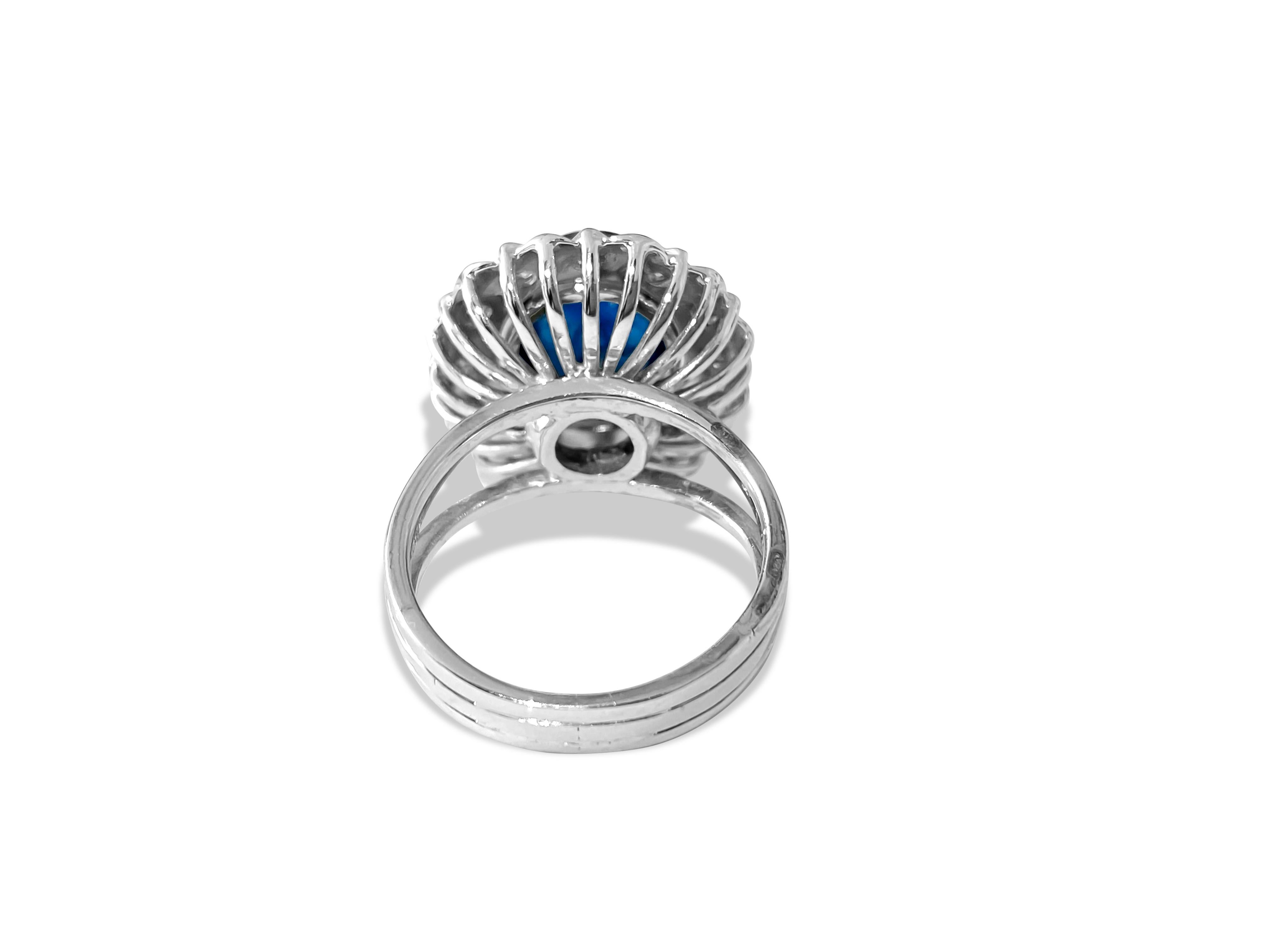 Women's 6.90 Carat Blue & Diamond Ring in 18K Gold. VINTAGE For Sale