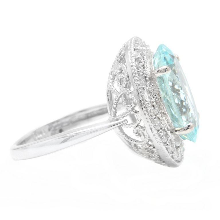 Oval Cut 6.90 Carat Natural Aquamarine and Diamond 18 Karat Solid White Gold Ring For Sale