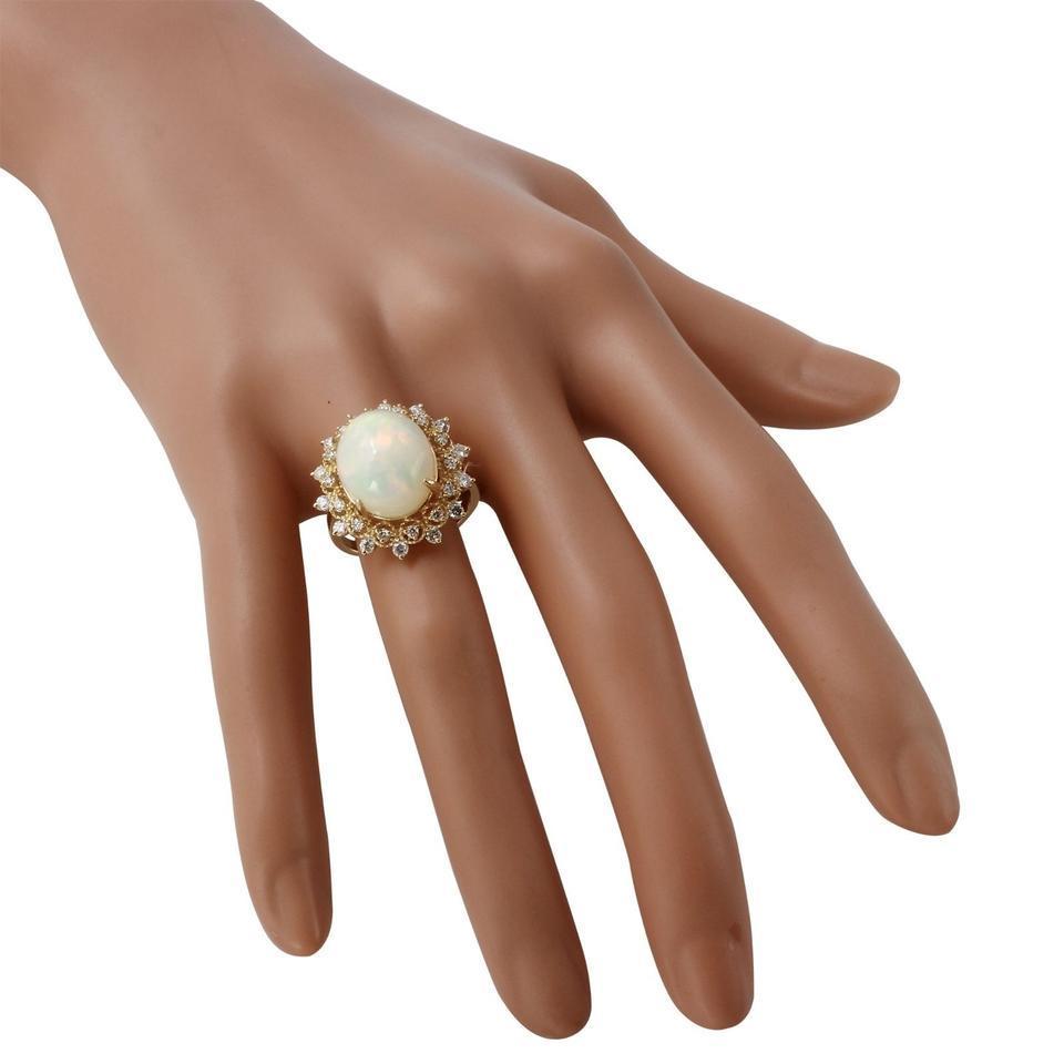 Women's 6.90 Ct Natural Impressive Ethiopian Opal and Diamond 14 Karat Solid Gold Ring For Sale
