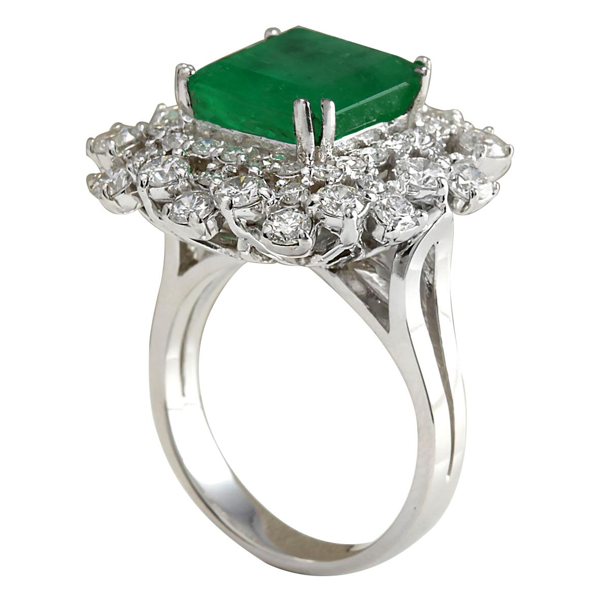 Modern Exquisite Natural Emerald Diamond Ring In 14 Karat White Gold  For Sale
