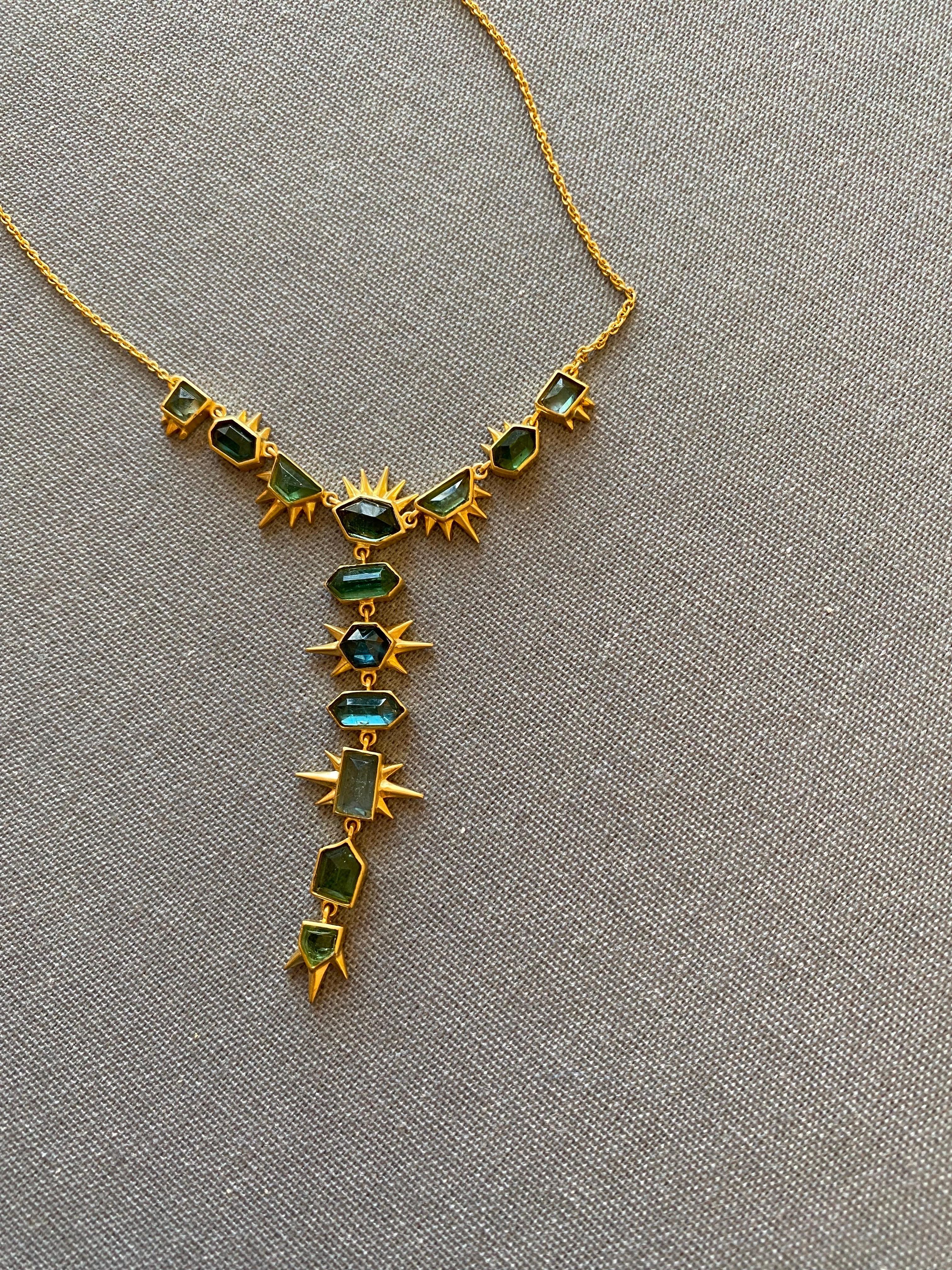 6.91 Carats Green Tourmaline and 18kt Gold Necklace by Lauren Harper For Sale 5
