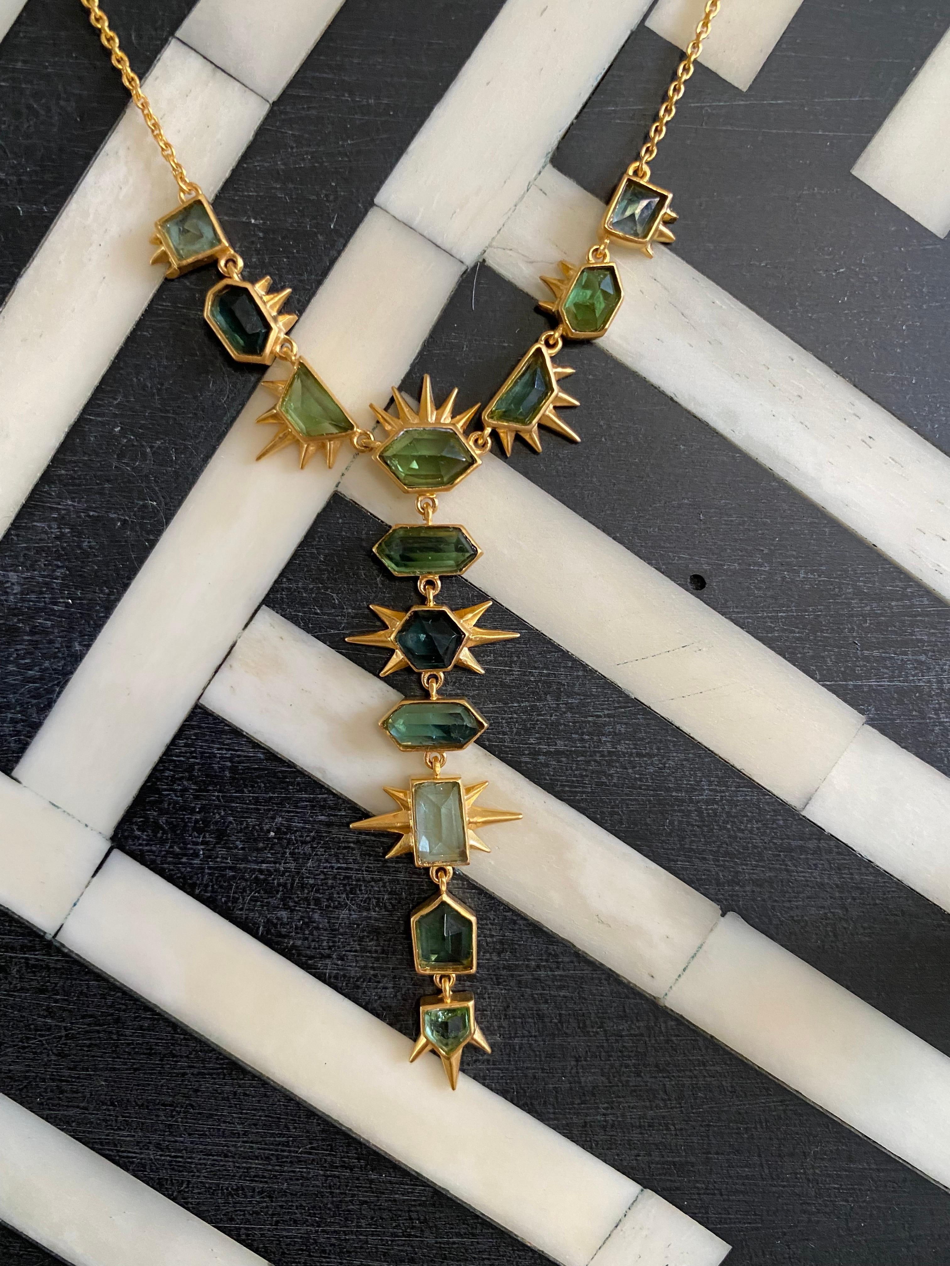 6.91 Carats Green Tourmaline and 18kt Gold Necklace by Lauren Harper For Sale 3