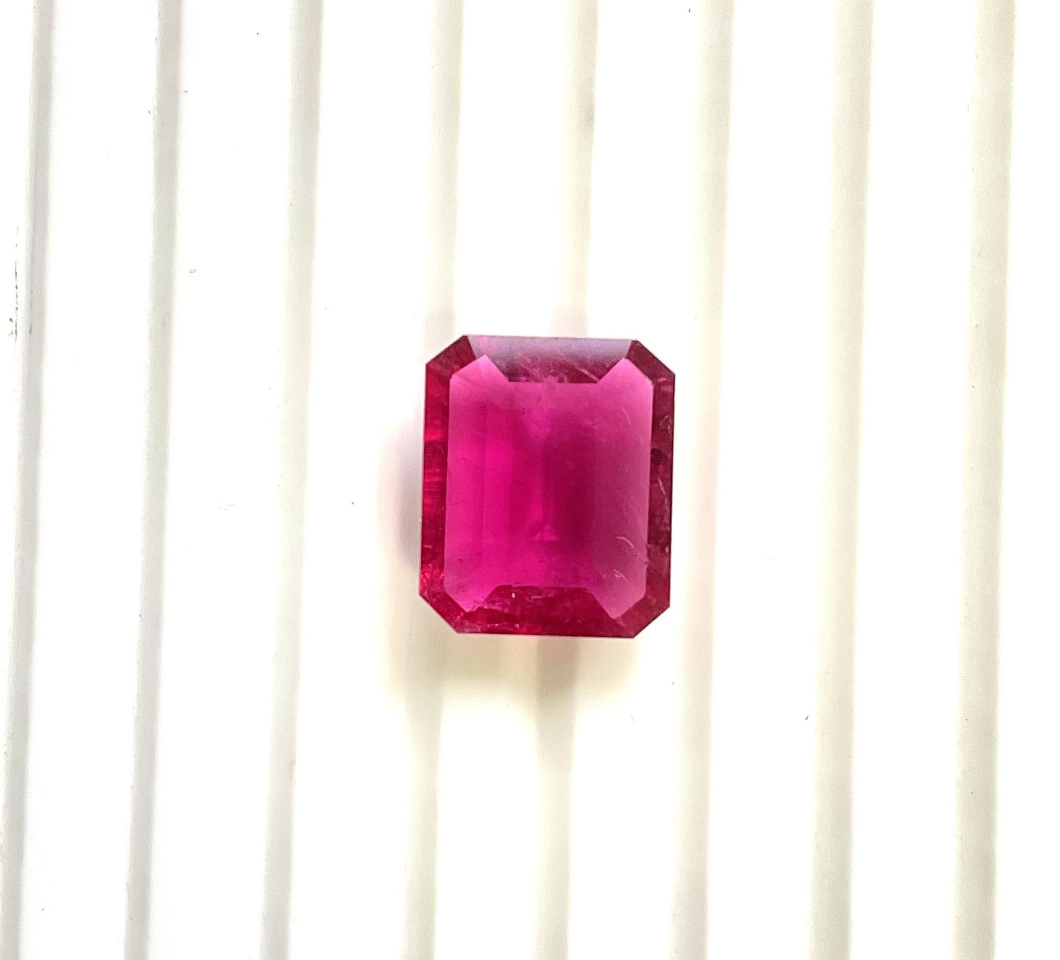 6.91 Carats Rubellite Tourmaline Octa Faceted Cut stone Top Quality Natural gem (Achteckschliff) im Angebot