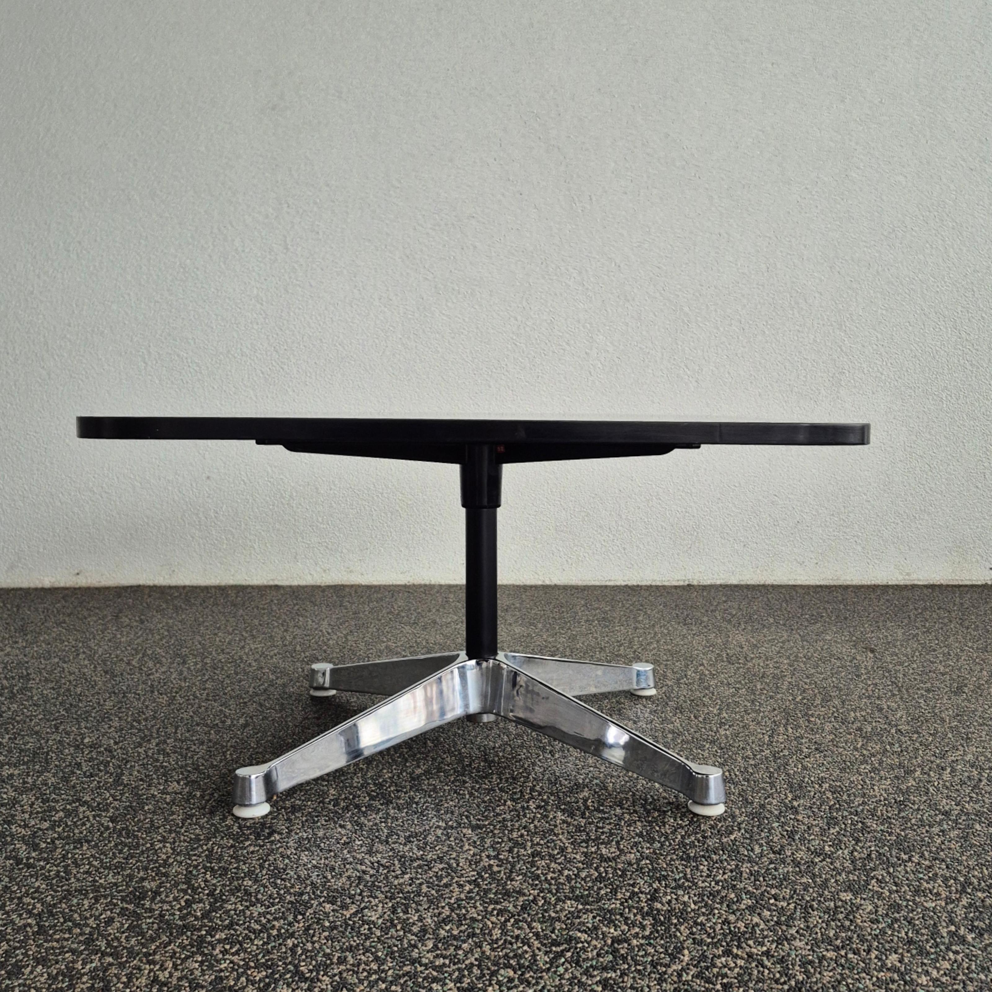 Couchtisch 691 von Eames für Herman Miller, USA 1950er Jahre (Moderne der Mitte des Jahrhunderts) im Angebot
