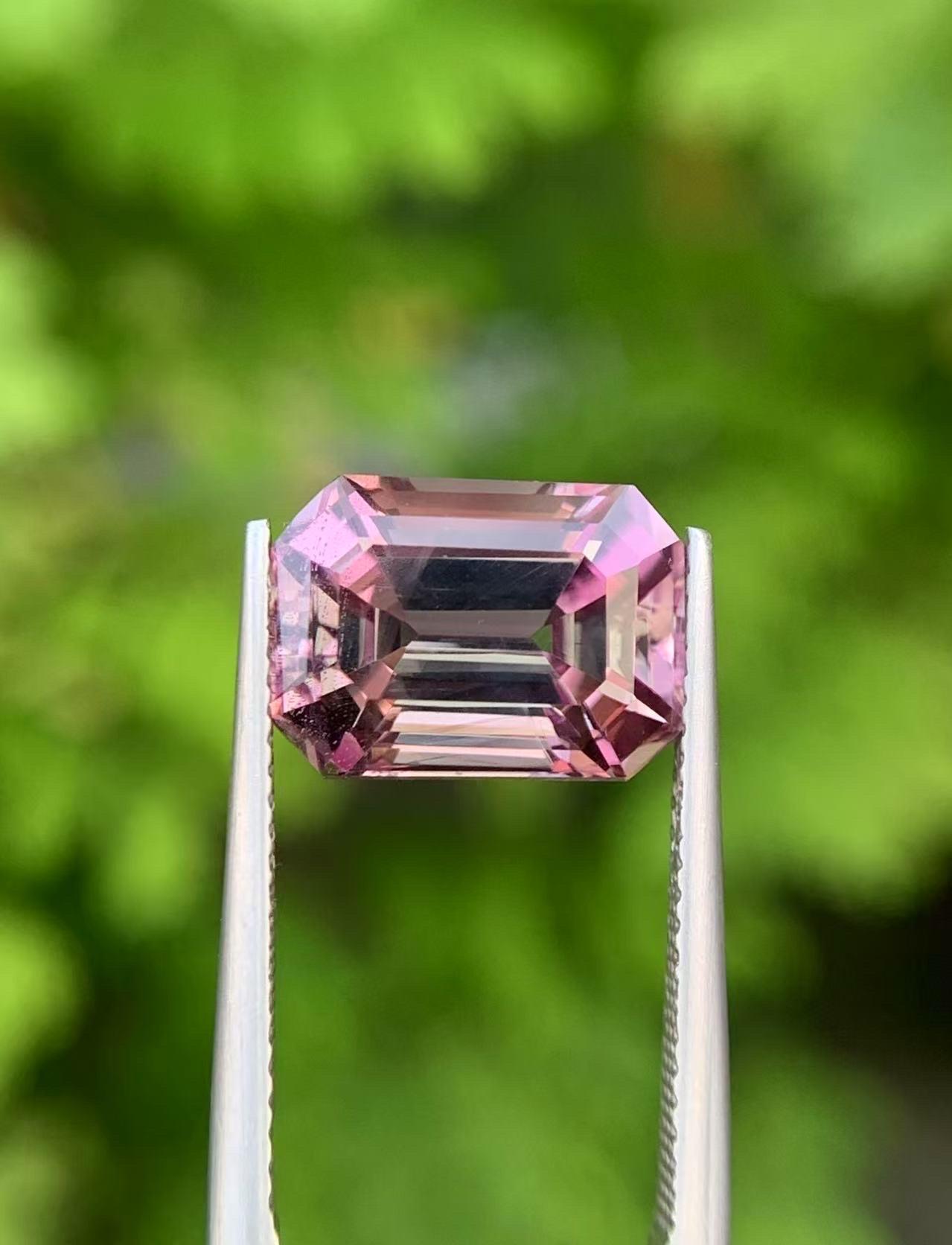 DSA12
6.91 Ct Natürliche Diaspore Rosa Farbwechsel zu Rot Perfektes Schneiden Türkei

EDELSTEINBESCHREIBUNG
Spezies:   Natürliche Diaspore
Sorte:  Natürliche Diaspore 
Gewicht : 6.91 Ct 
Größe: 12,3*9mm
Farbe:  Rosa bis Rot 
Klarheit : Augenrein /